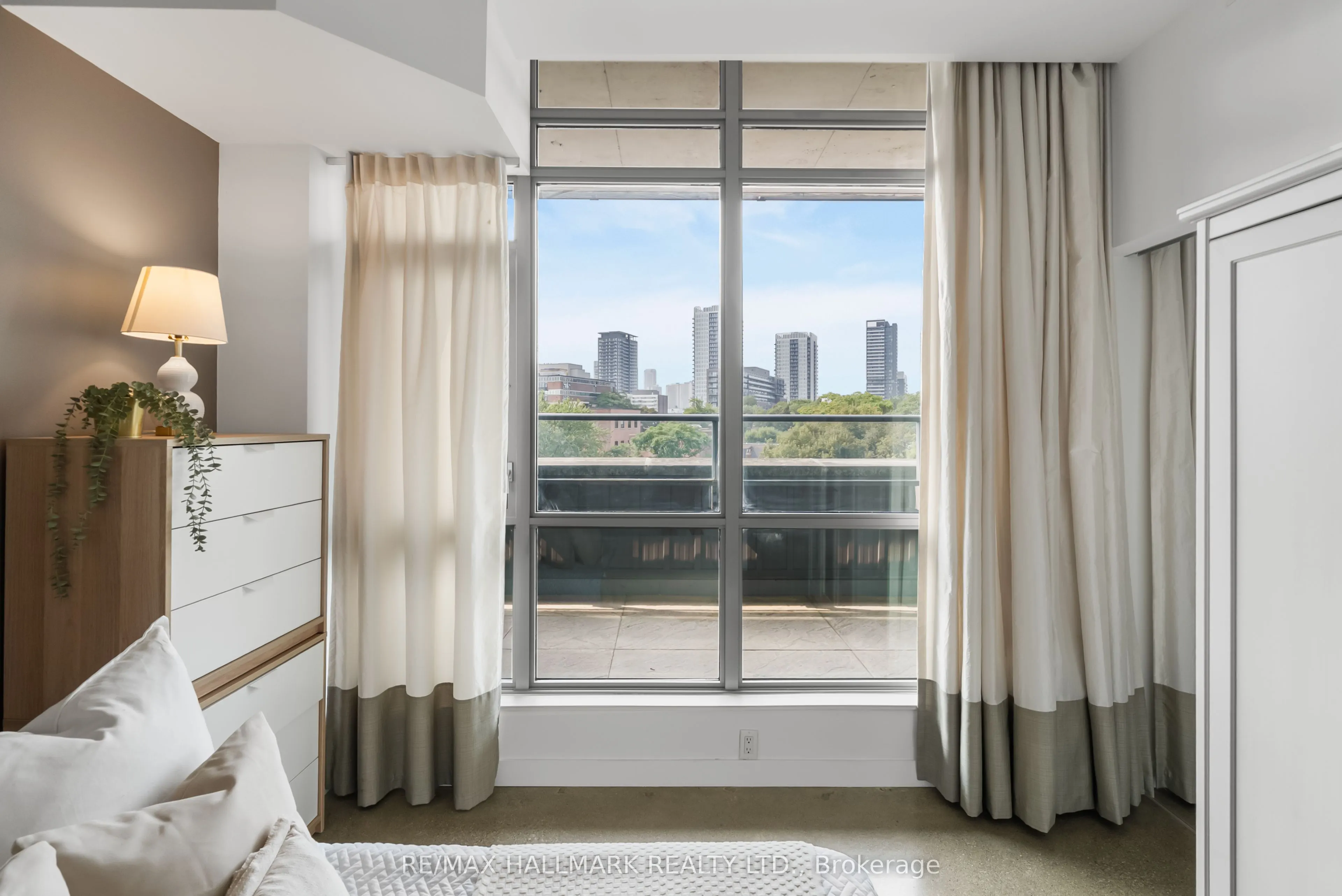 569 King Street E, #503