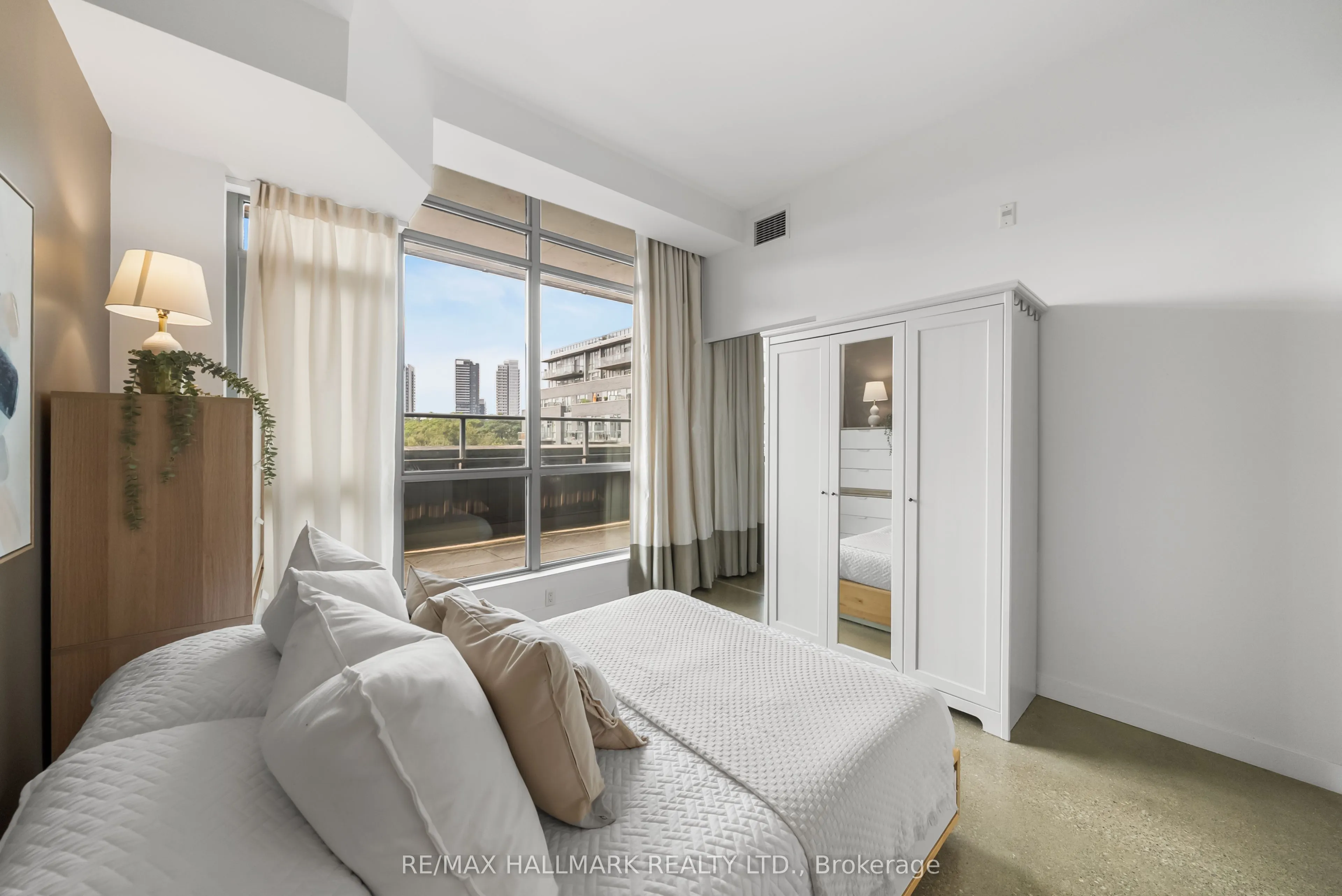 569 King Street E, #503