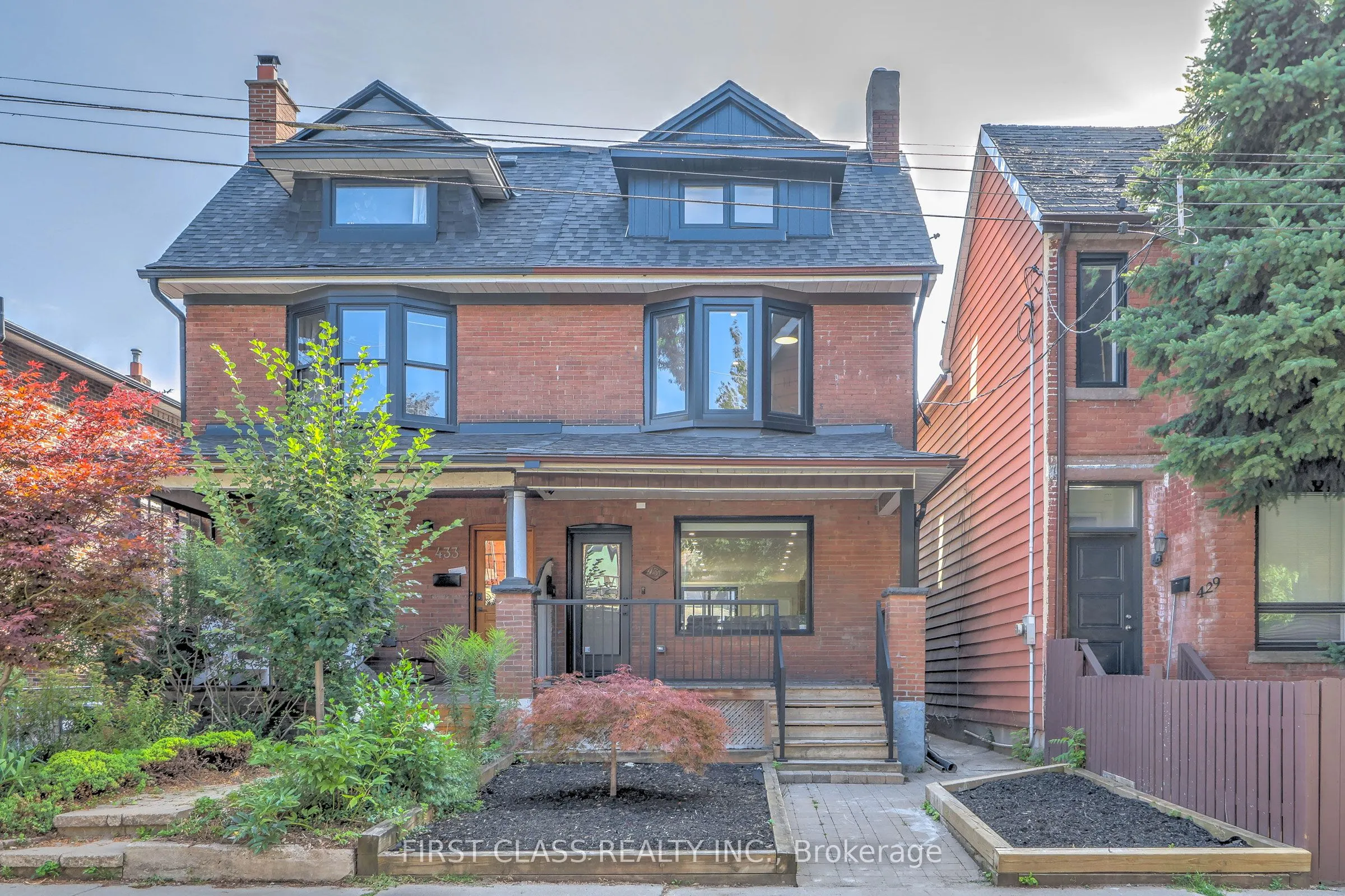 431 Roxton Road