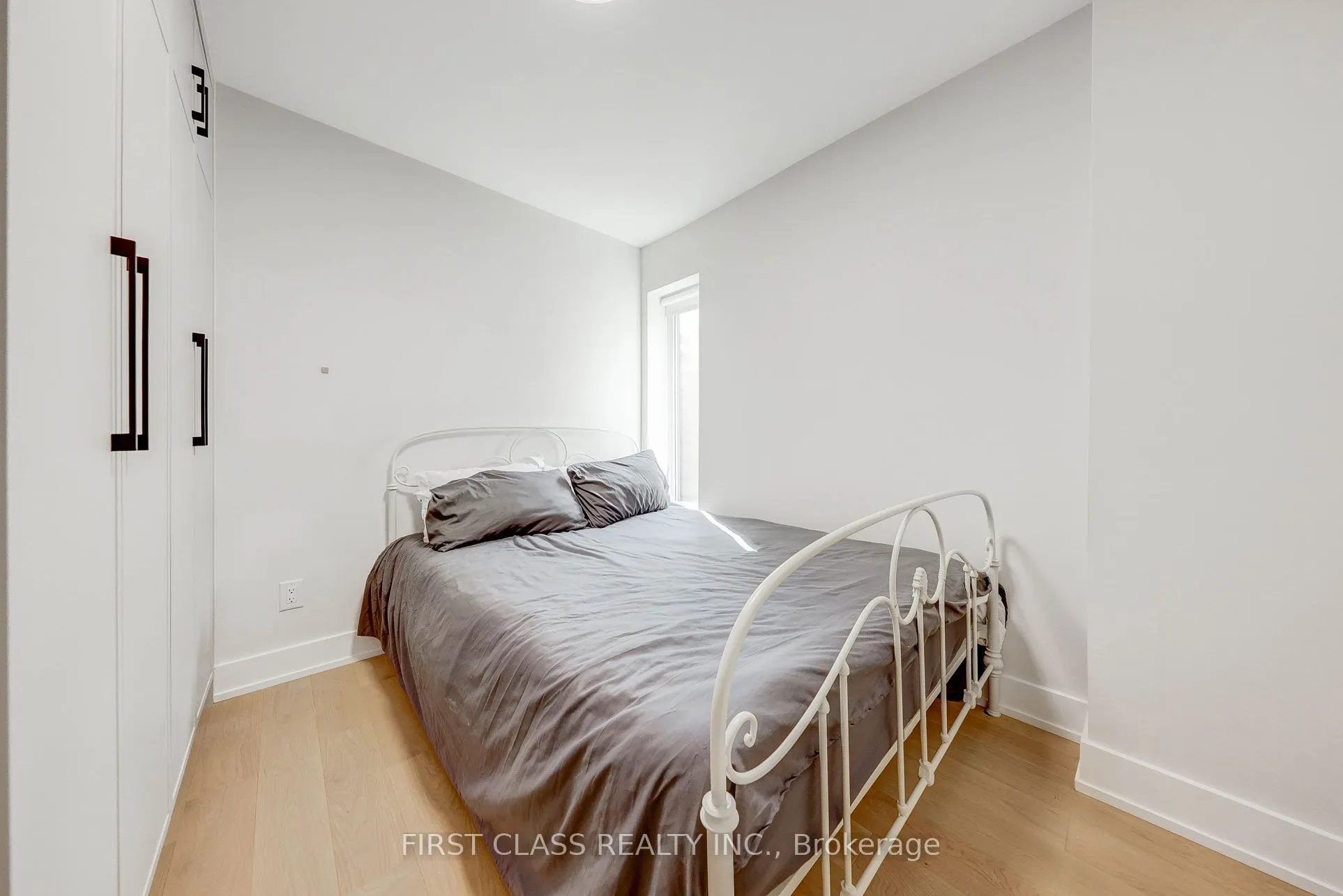 431 Roxton Road