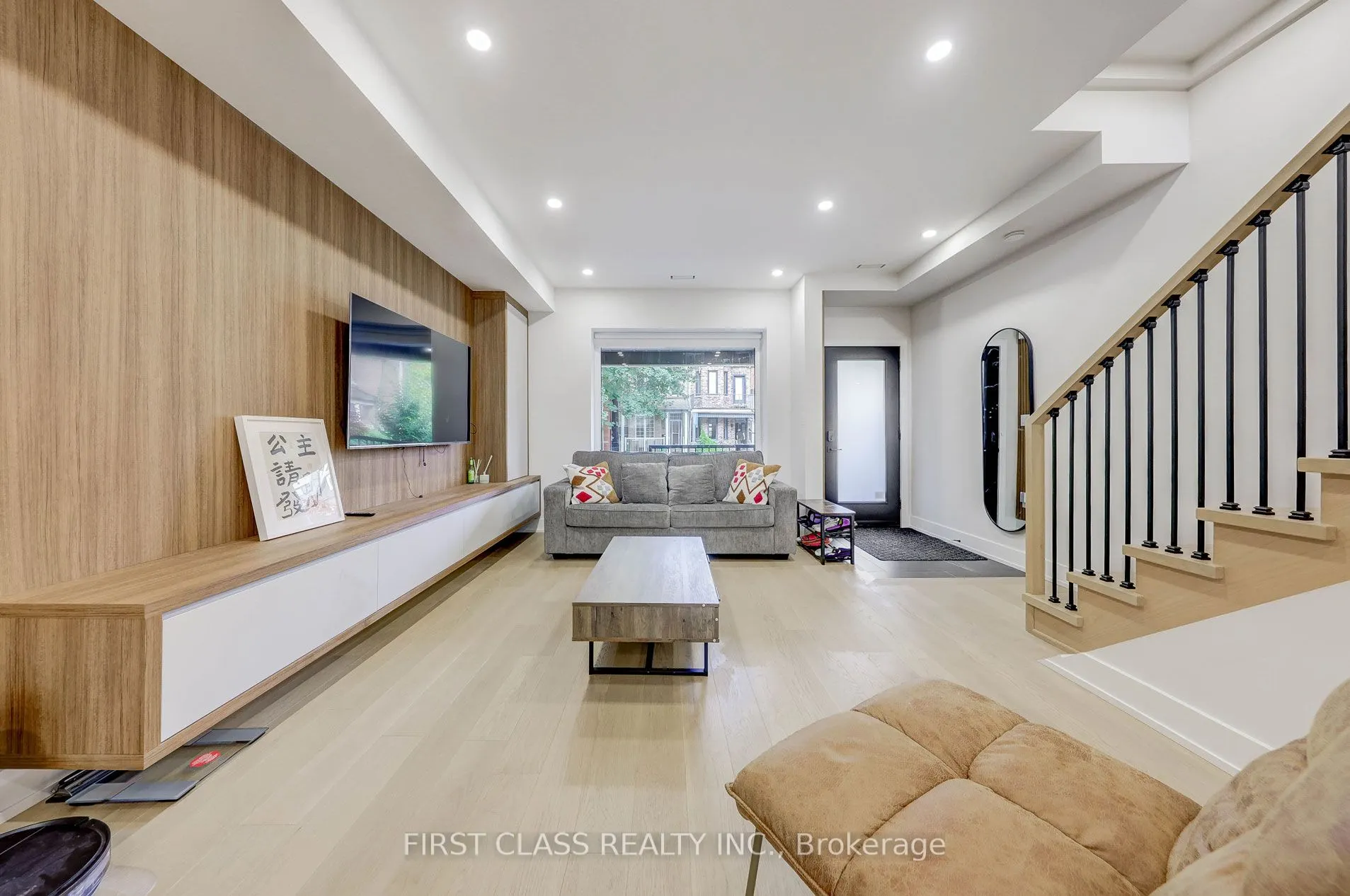 431 Roxton Road