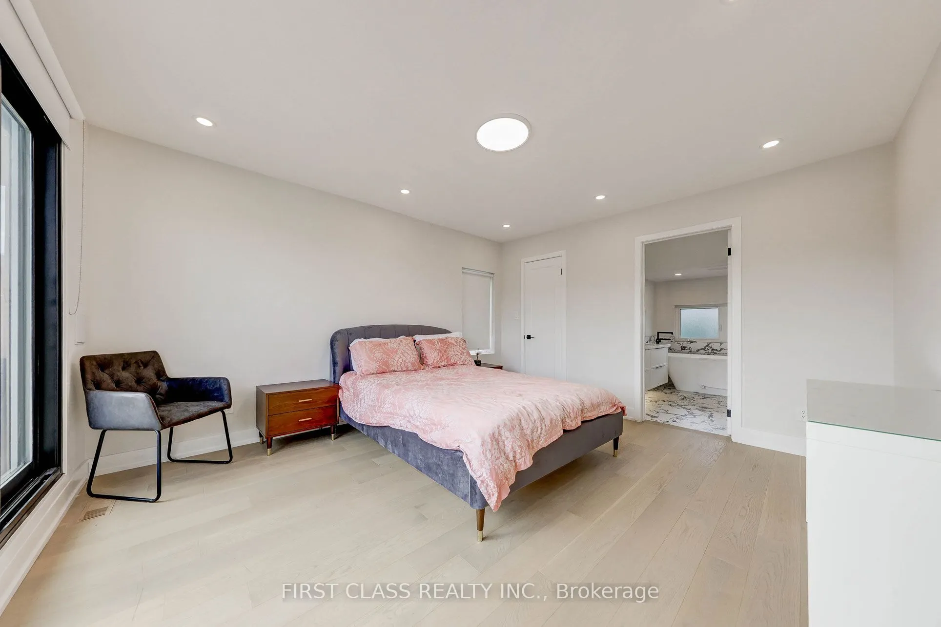 431 Roxton Road