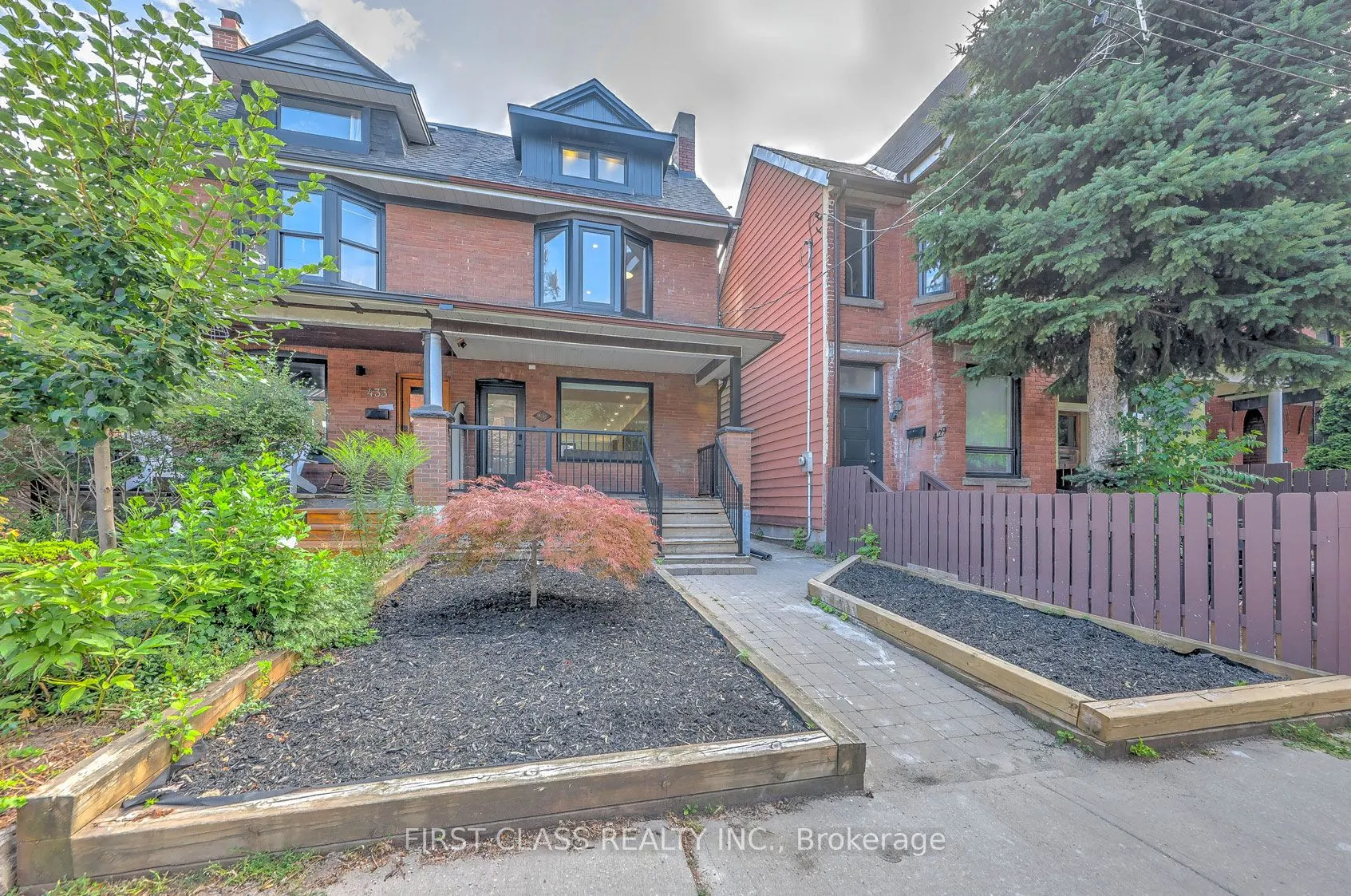 431 Roxton Road