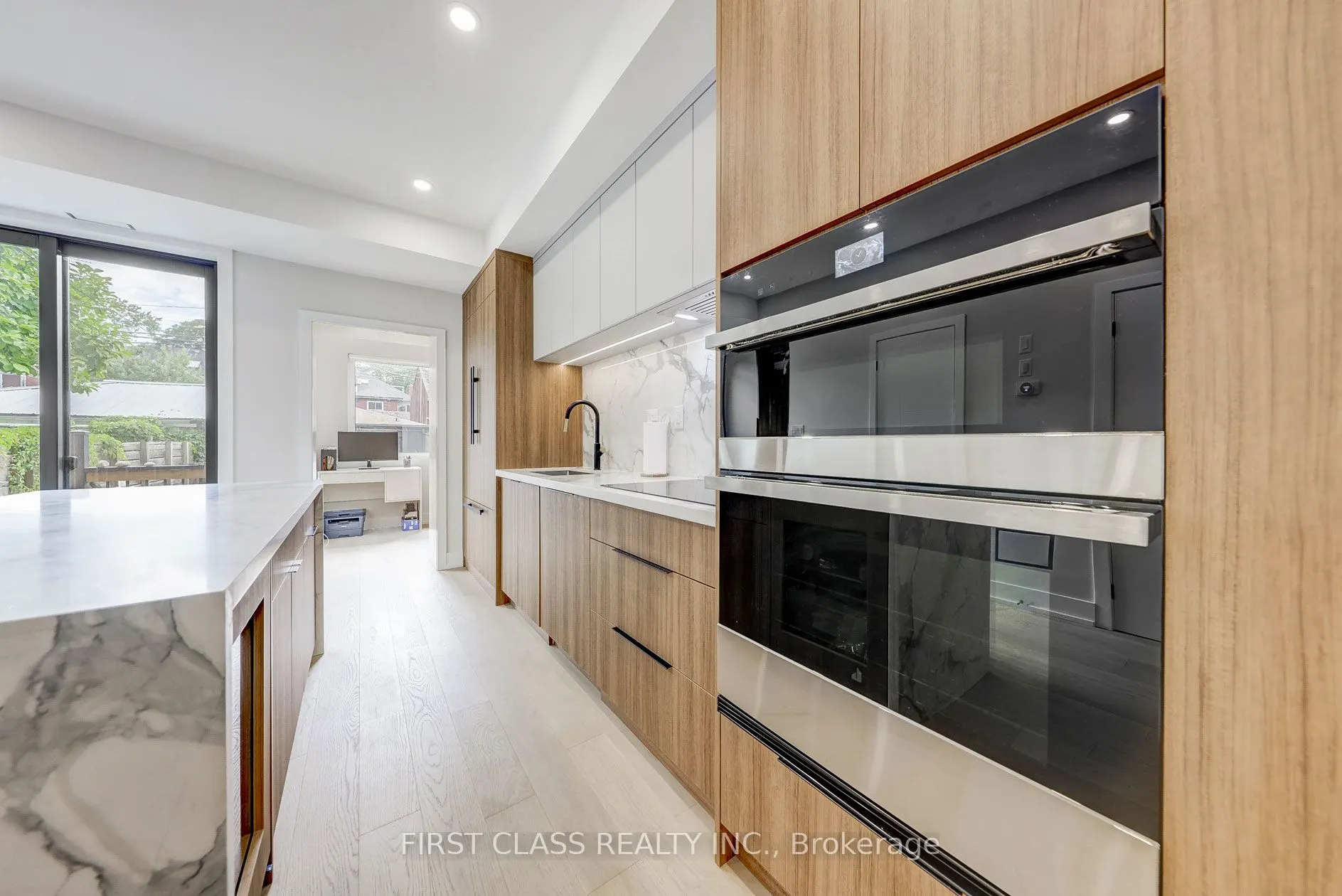 431 Roxton Road