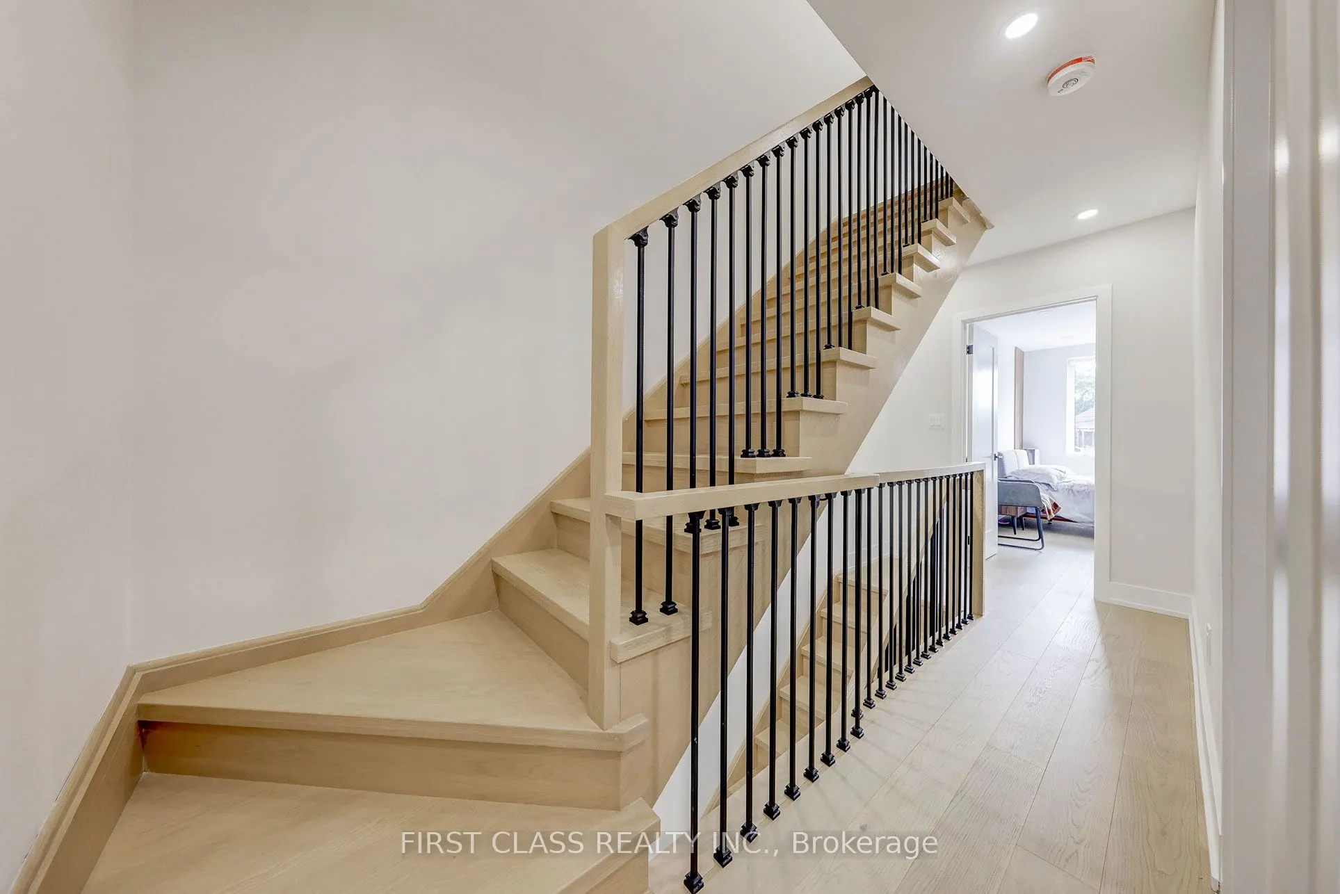 431 Roxton Road