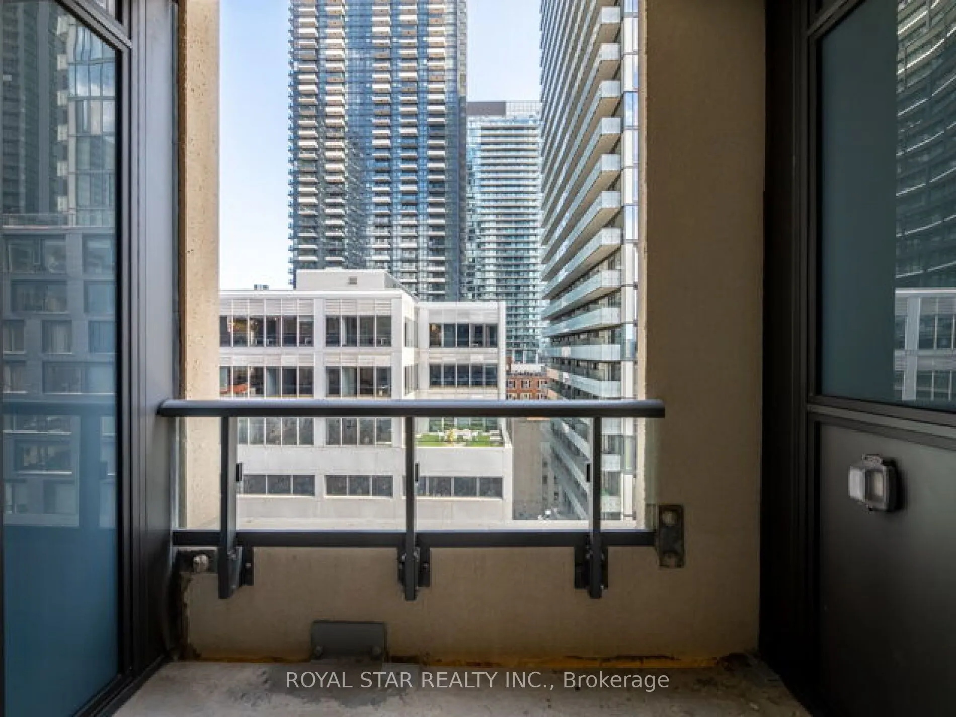108 Peter Street, #1007