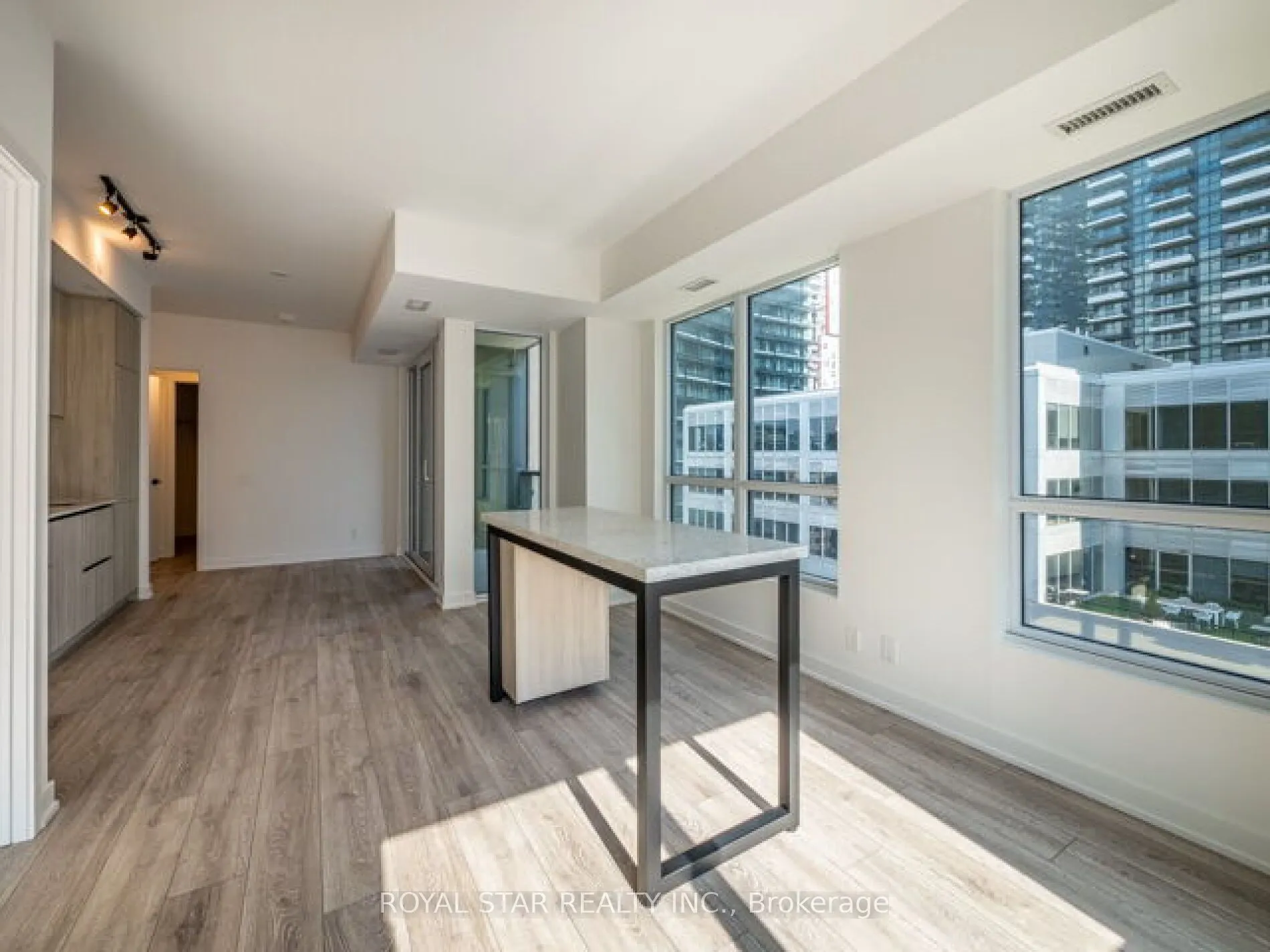 108 Peter Street, #1007