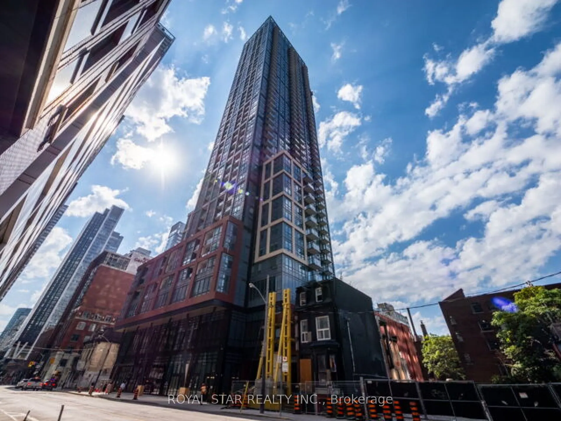 108 Peter Street, #1007
