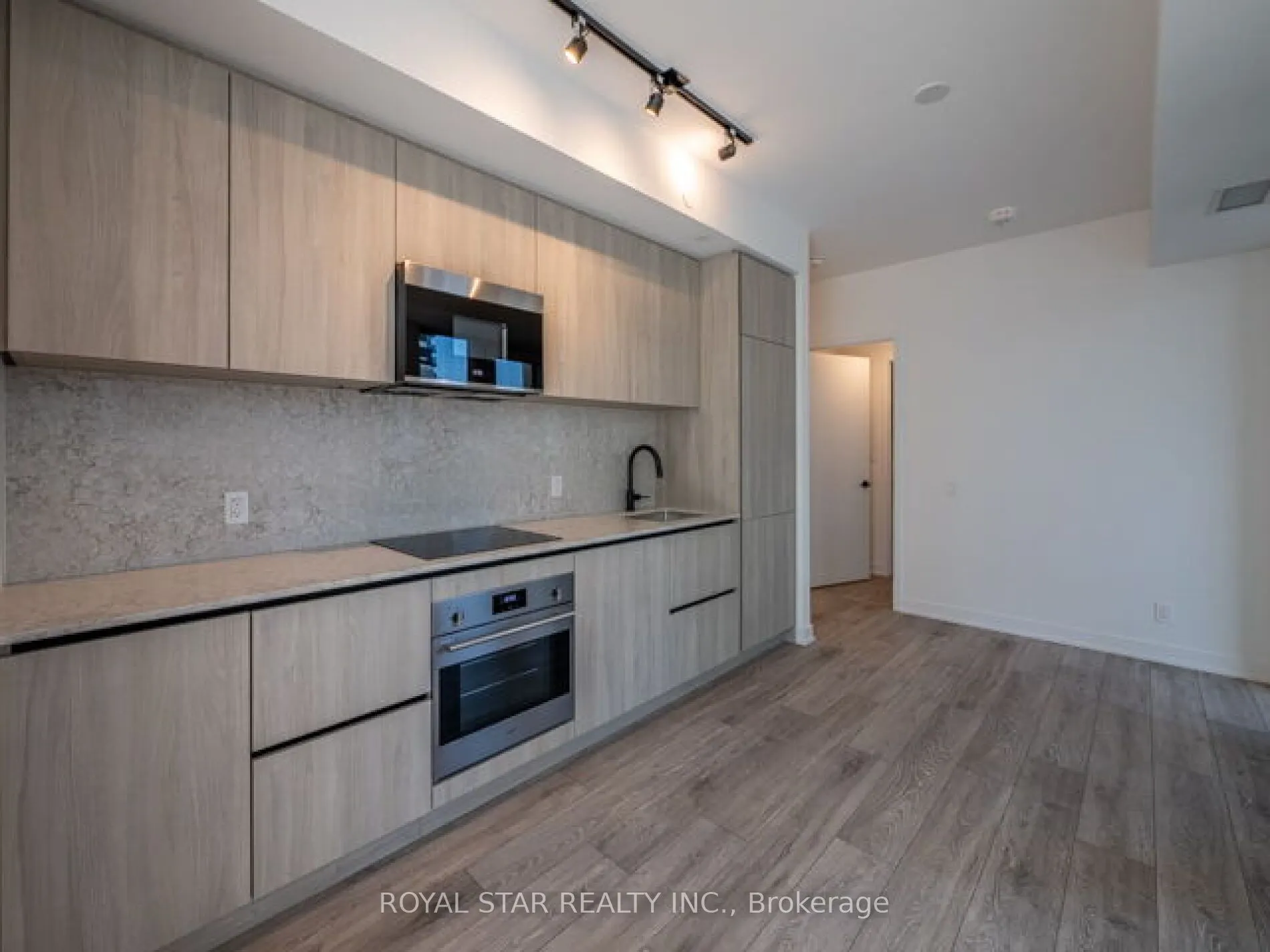 108 Peter Street, #1007
