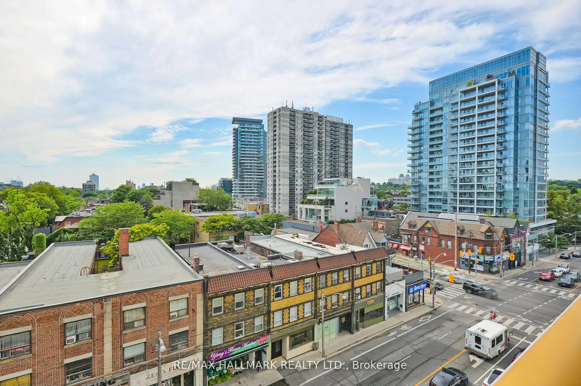 151 Avenue Road, #601