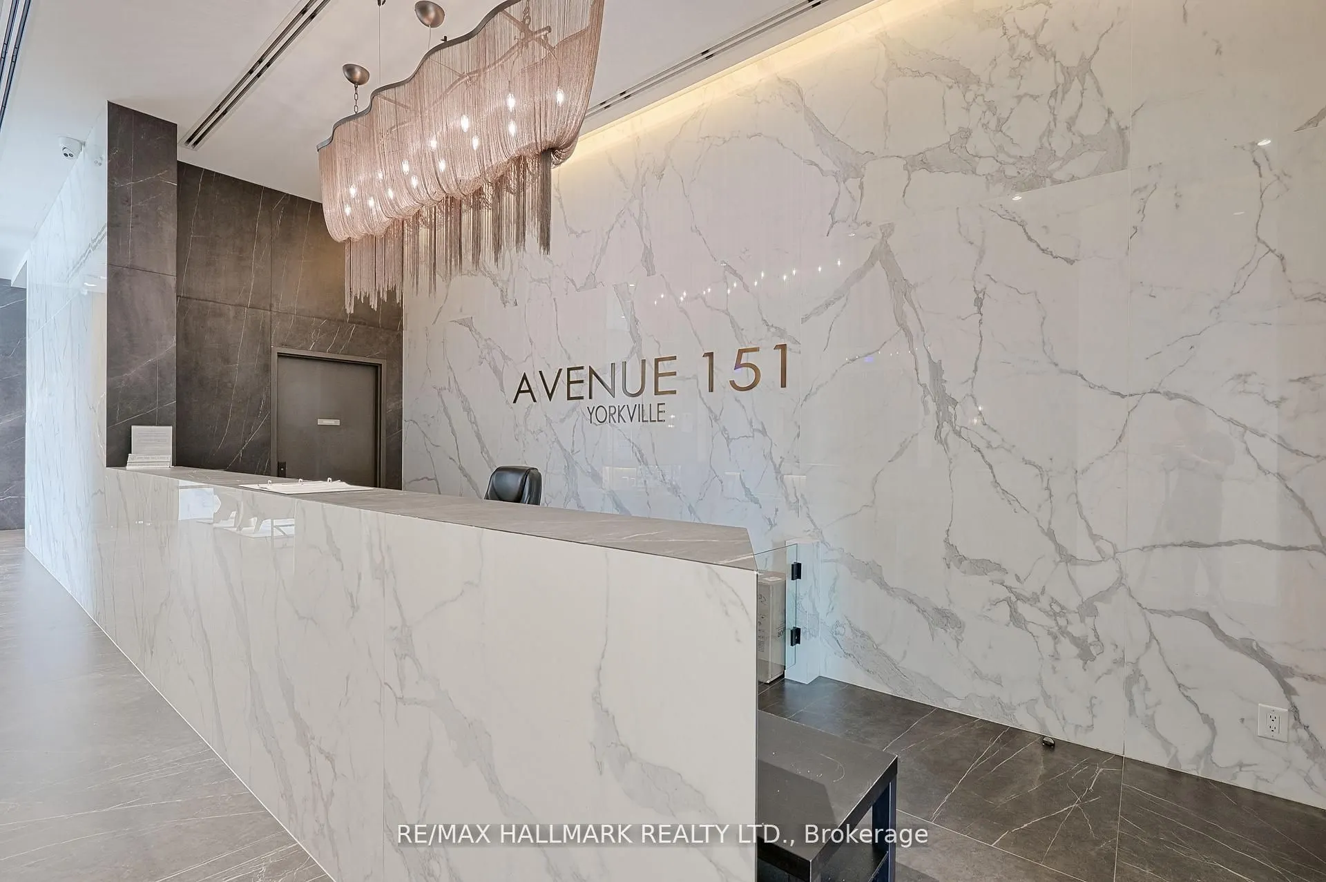 151 Avenue Road, #601