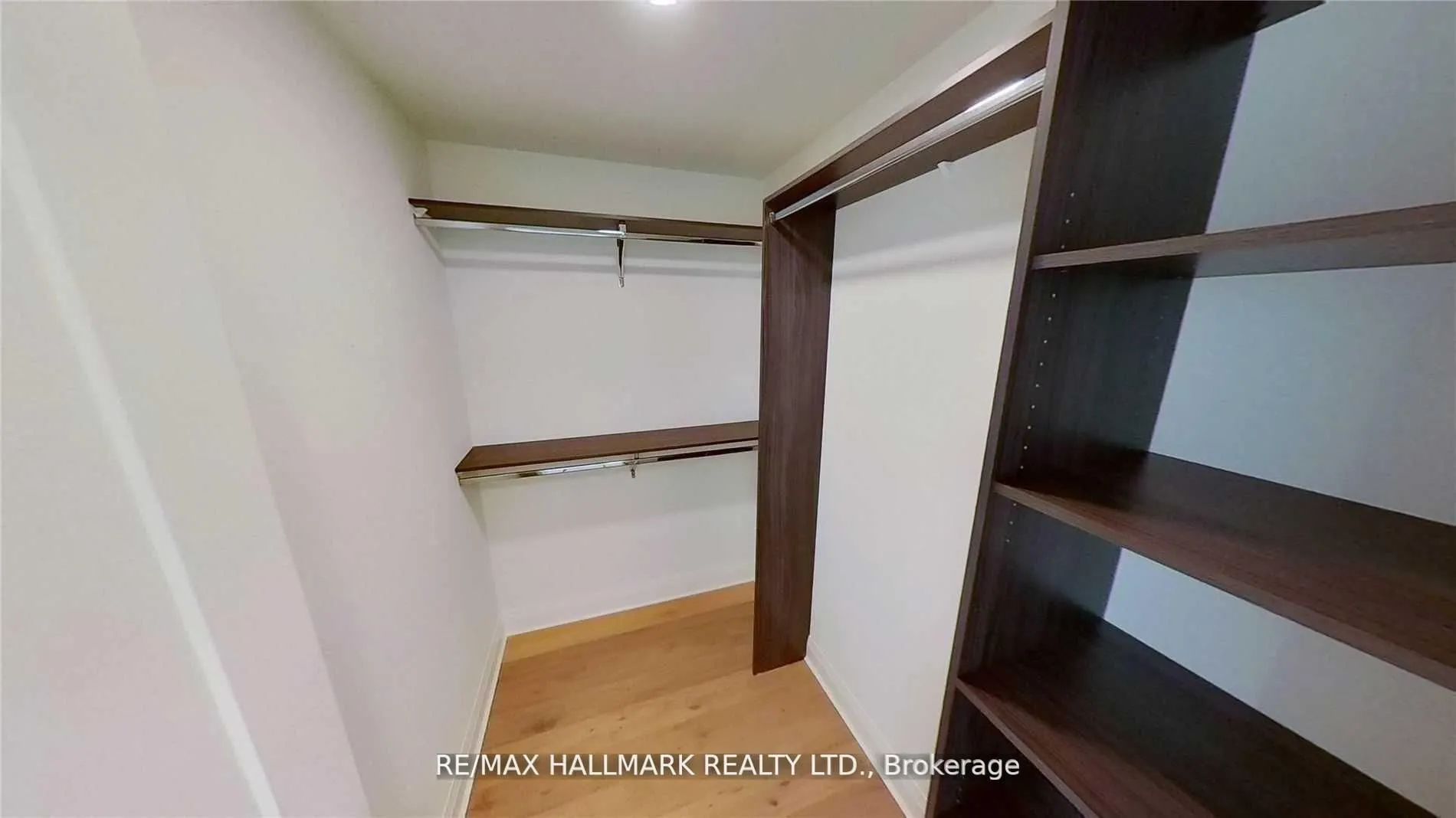 151 Avenue Road, #601