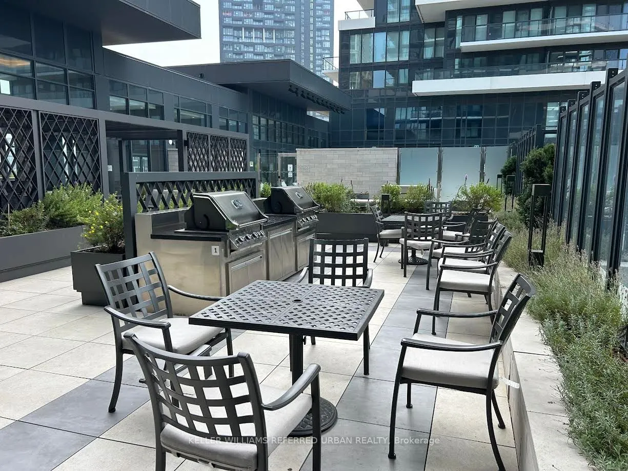 20 Inn on the Park Drive, #1438