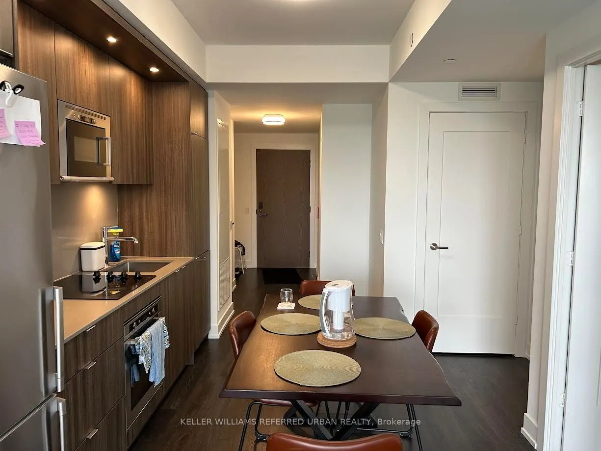 20 Inn on the Park Drive, #1438