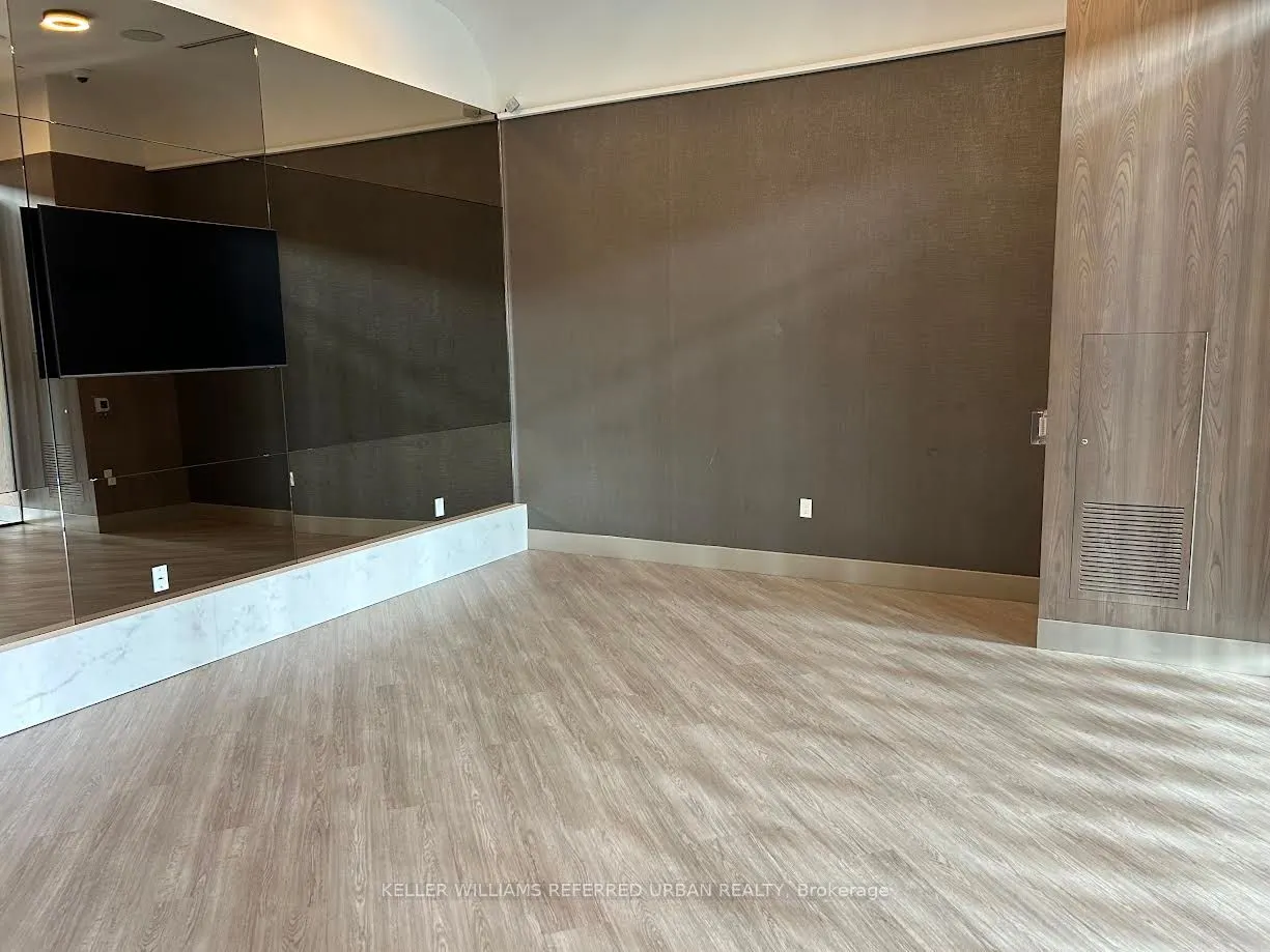 20 Inn on the Park Drive, #1438