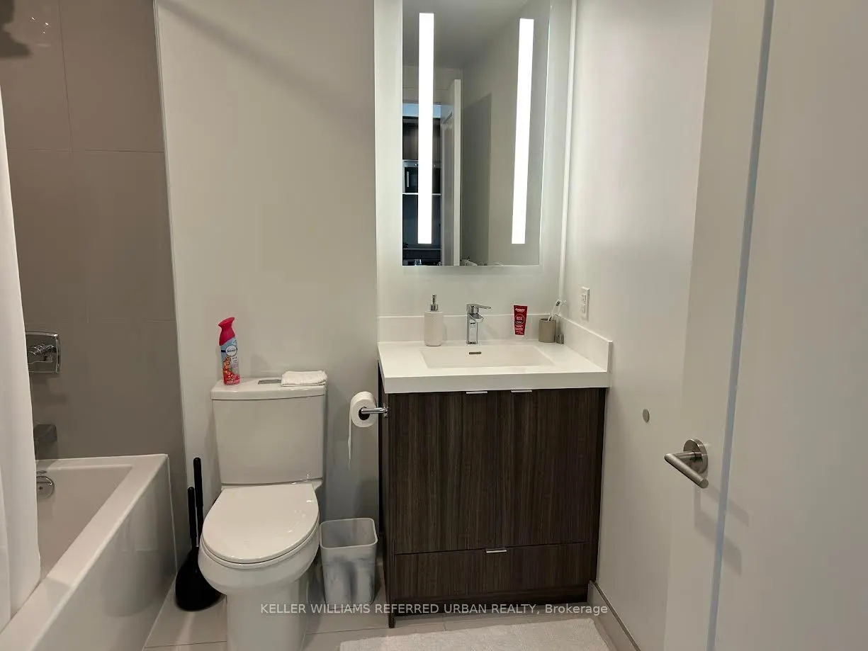 20 Inn on the Park Drive, #1438