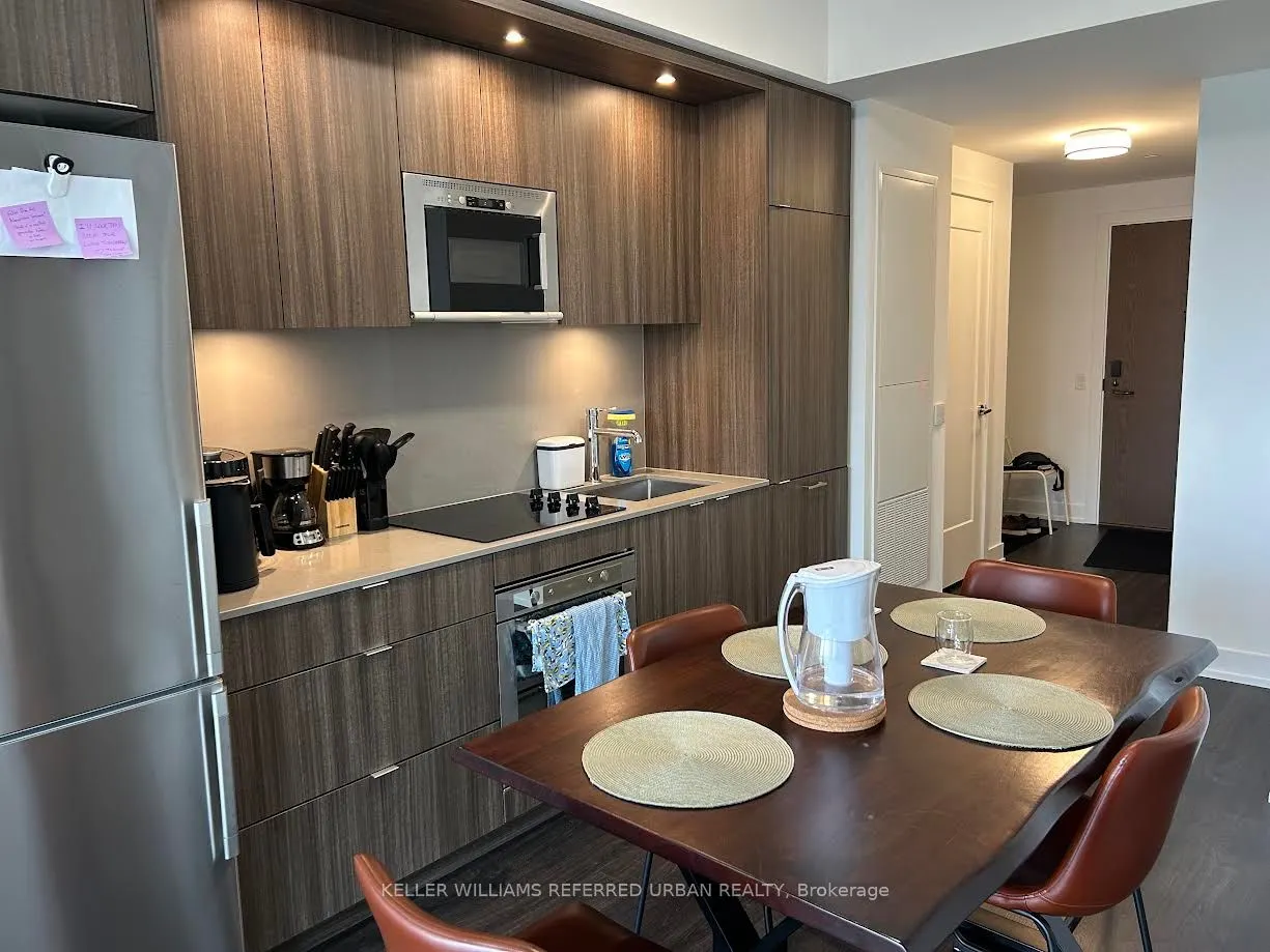 20 Inn on the Park Drive, #1438