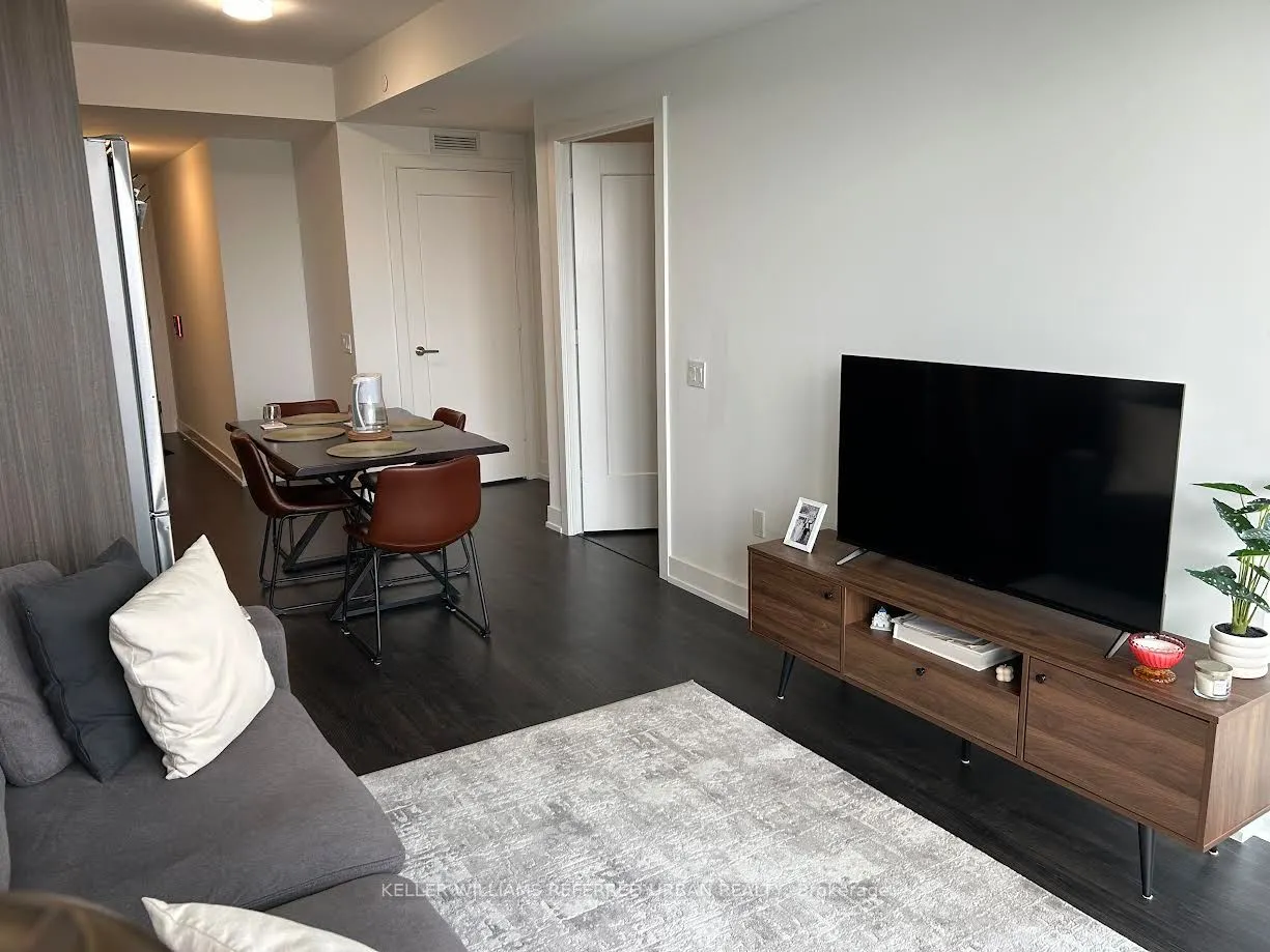 20 Inn on the Park Drive, #1438