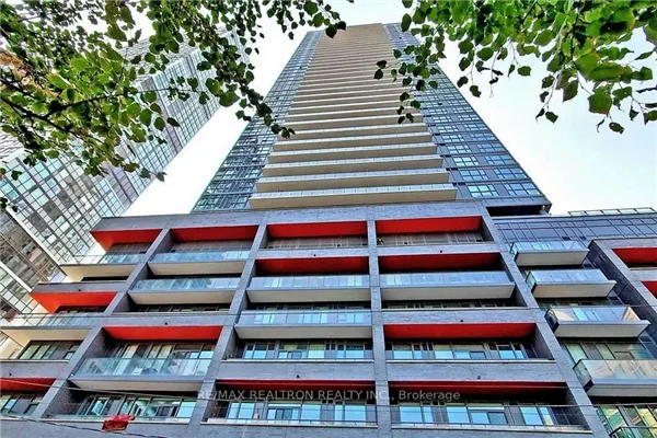 159 Dundas Street E