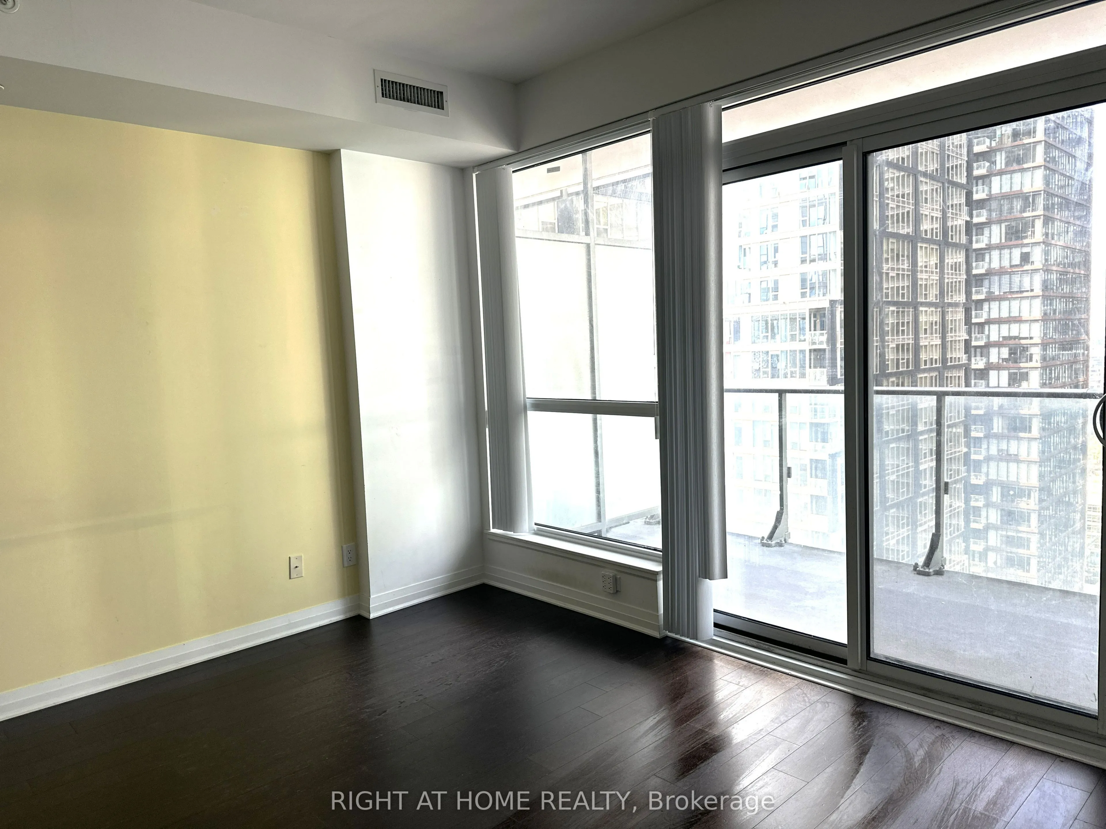 8 Mercer Street, #2210