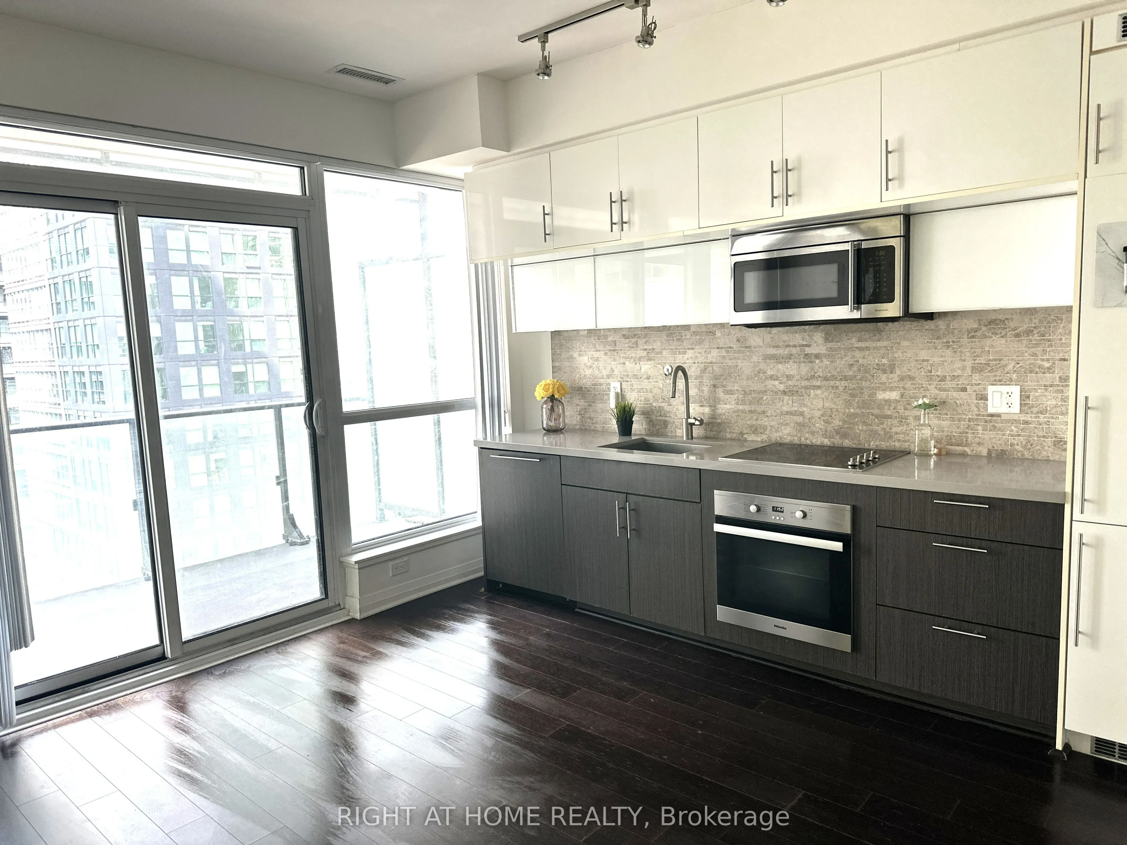8 Mercer Street, #2210