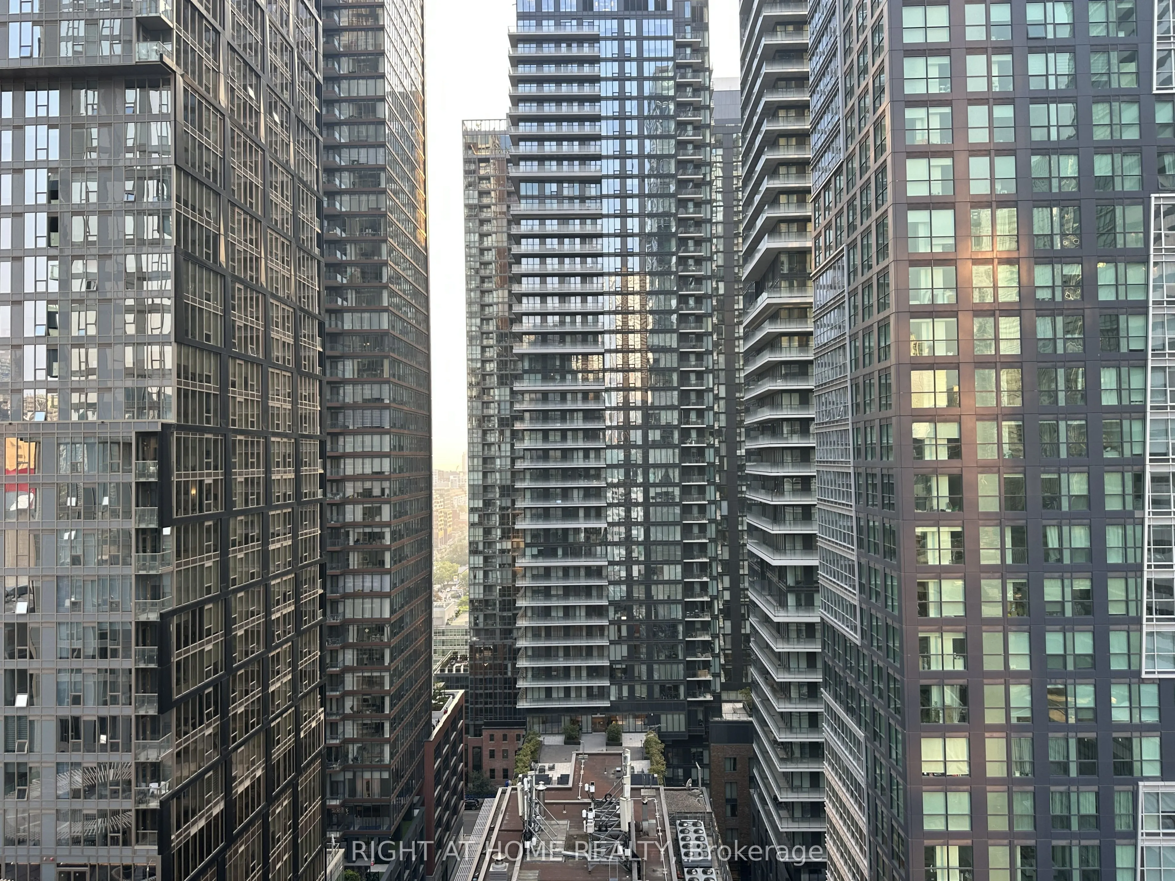 8 Mercer Street, #2210