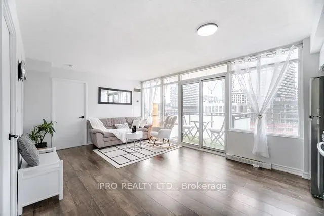 25 Telegram Mews, #1015
