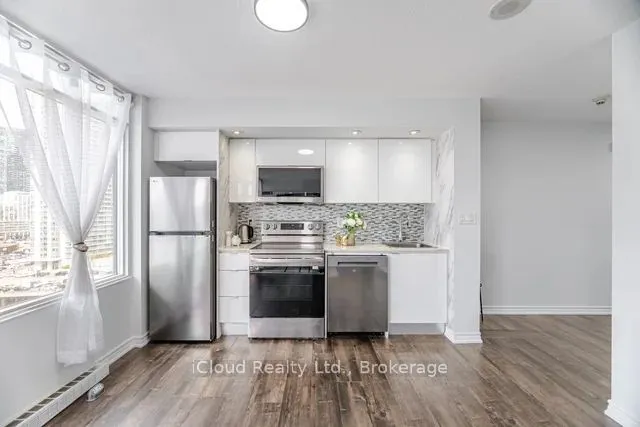 25 Telegram Mews, #1015