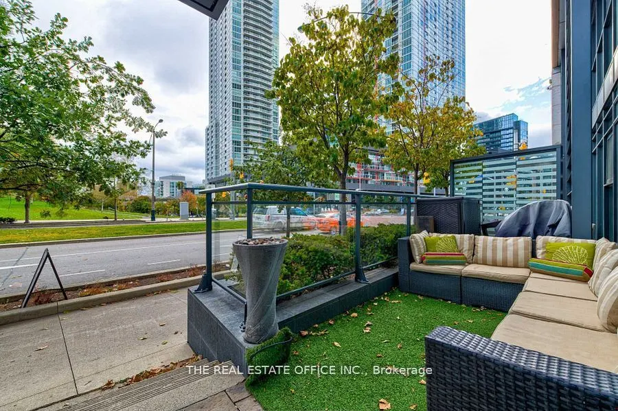 112 Fort York Boulevard, #G09