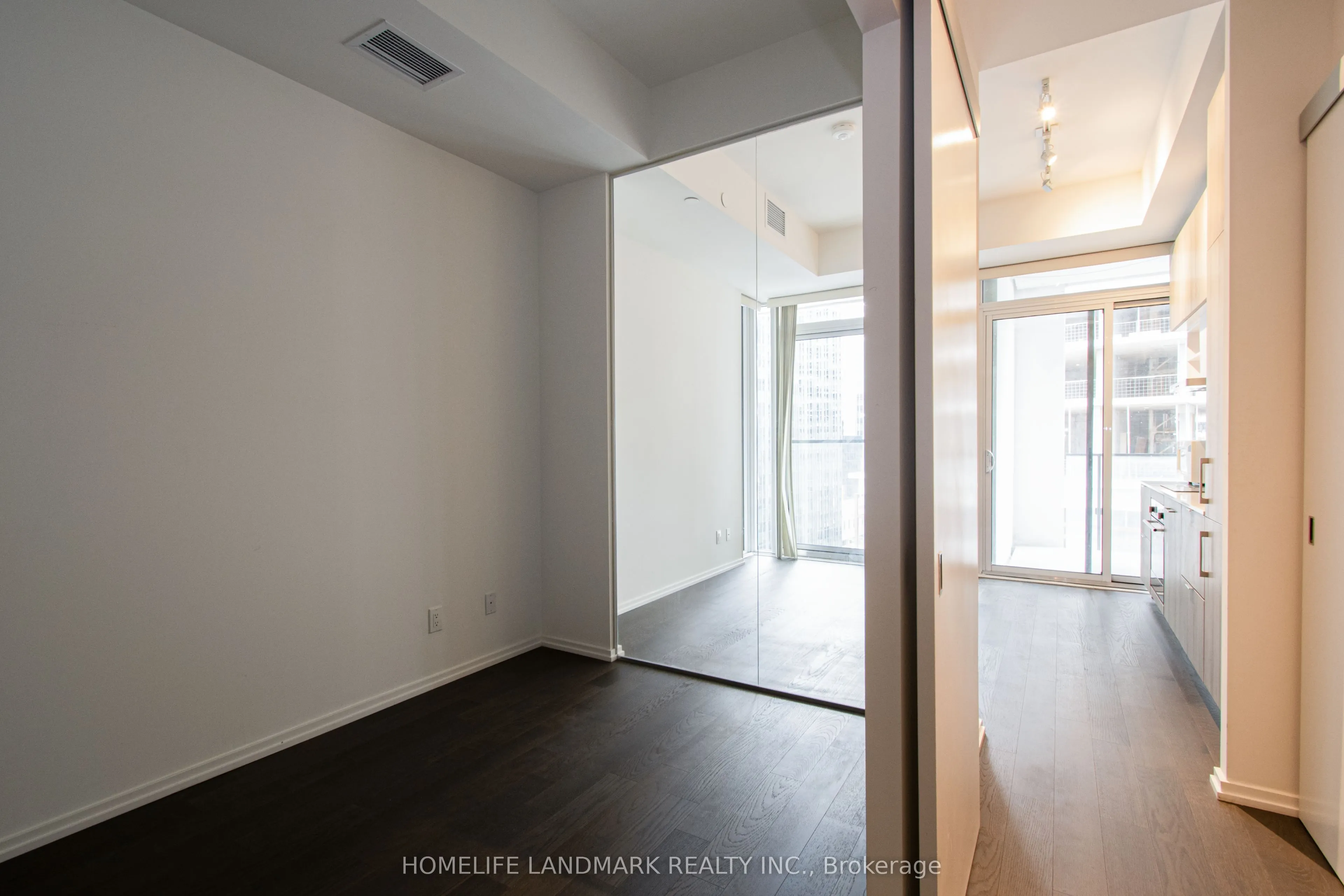 5 Soudan Ave. Avenue, #1112