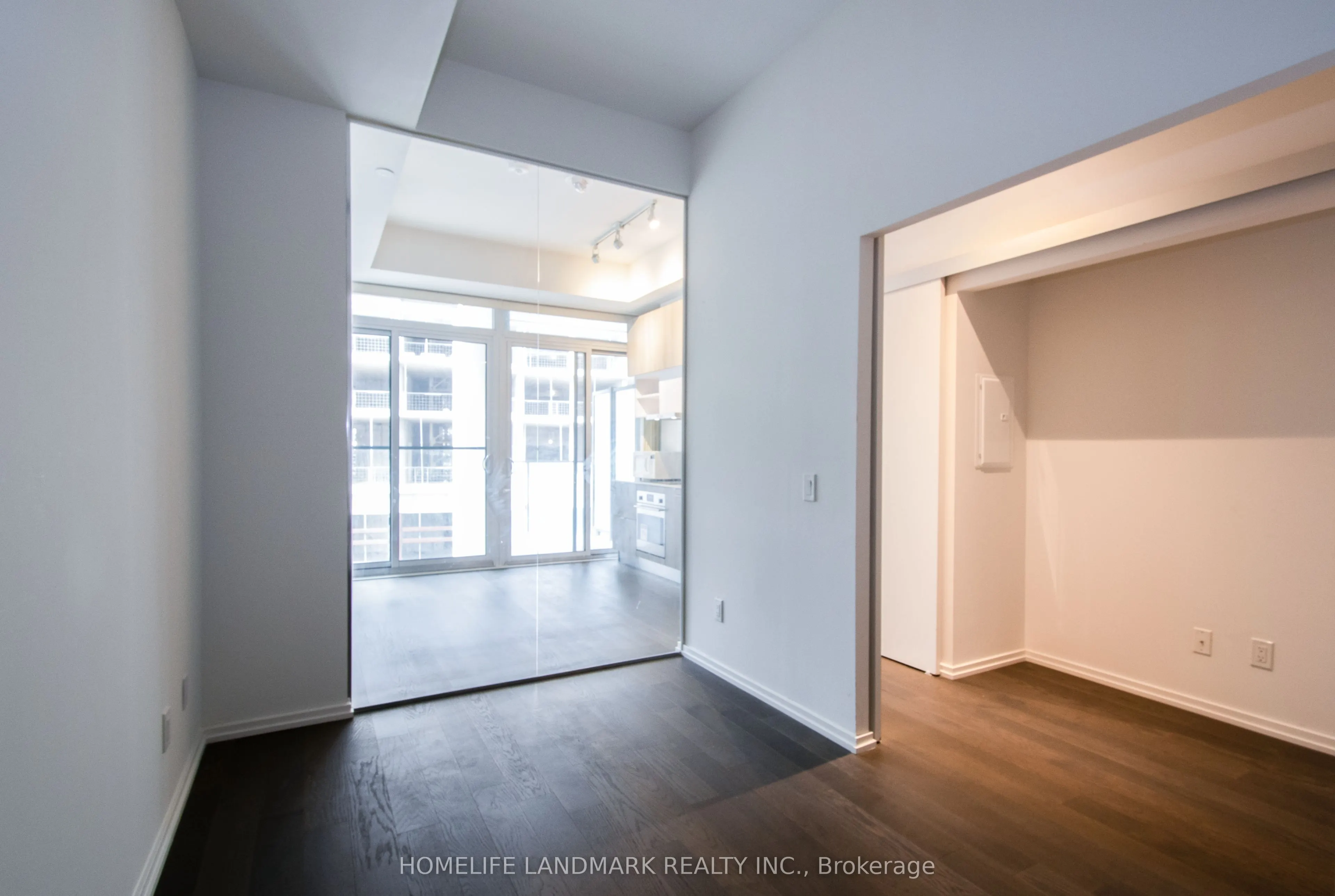 5 Soudan Ave. Avenue, #1112