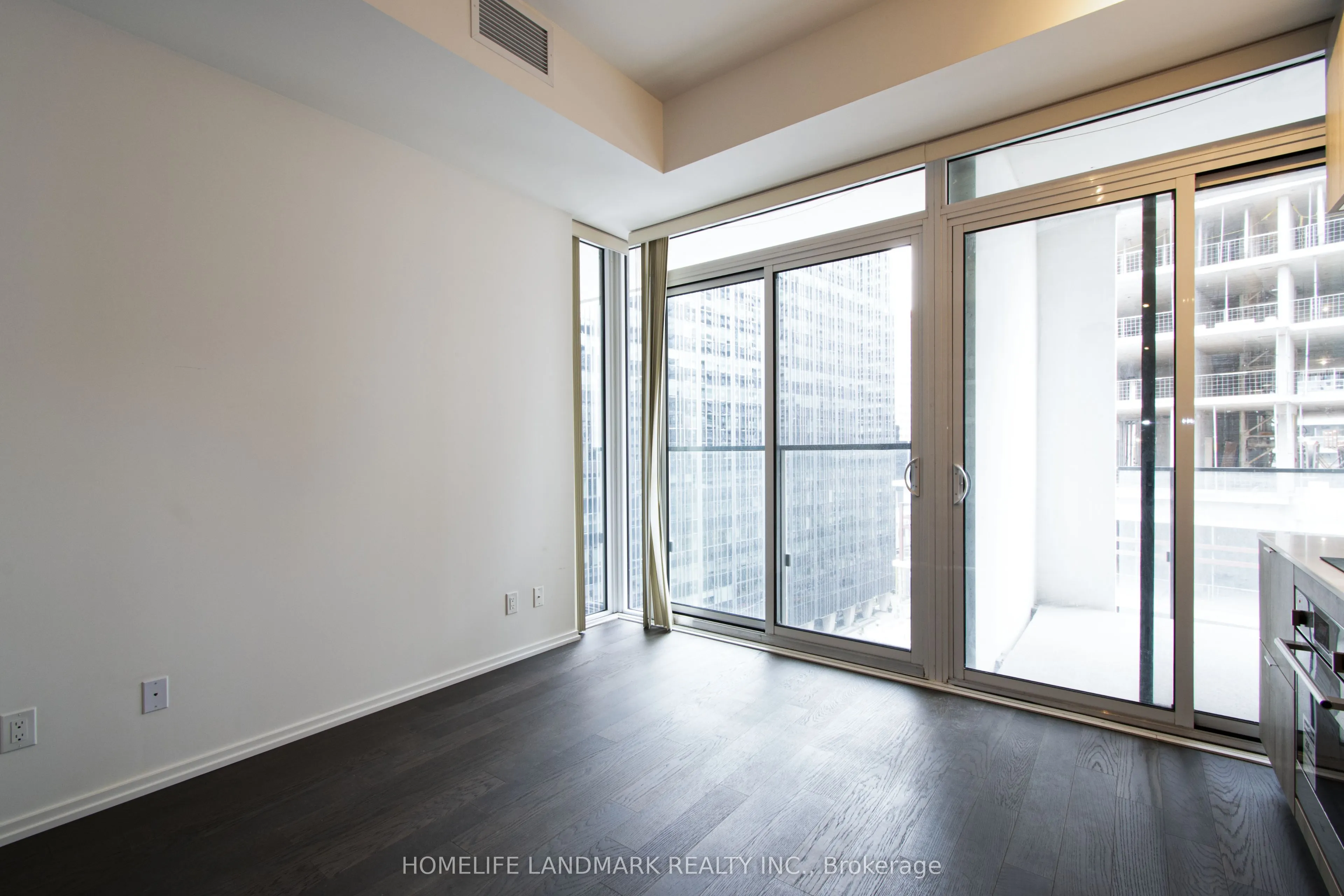 5 Soudan Ave. Avenue, #1112
