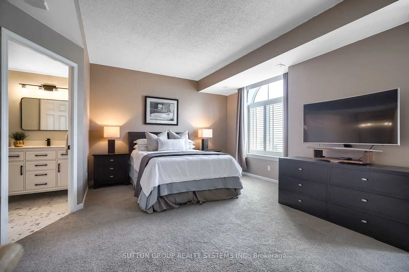 32 Stadium Road, #323