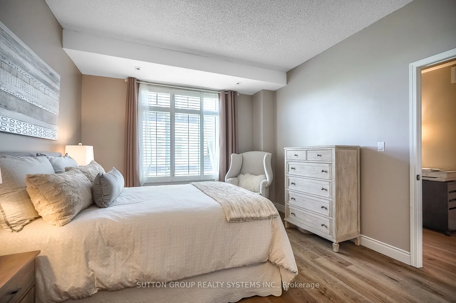32 Stadium Road, #323