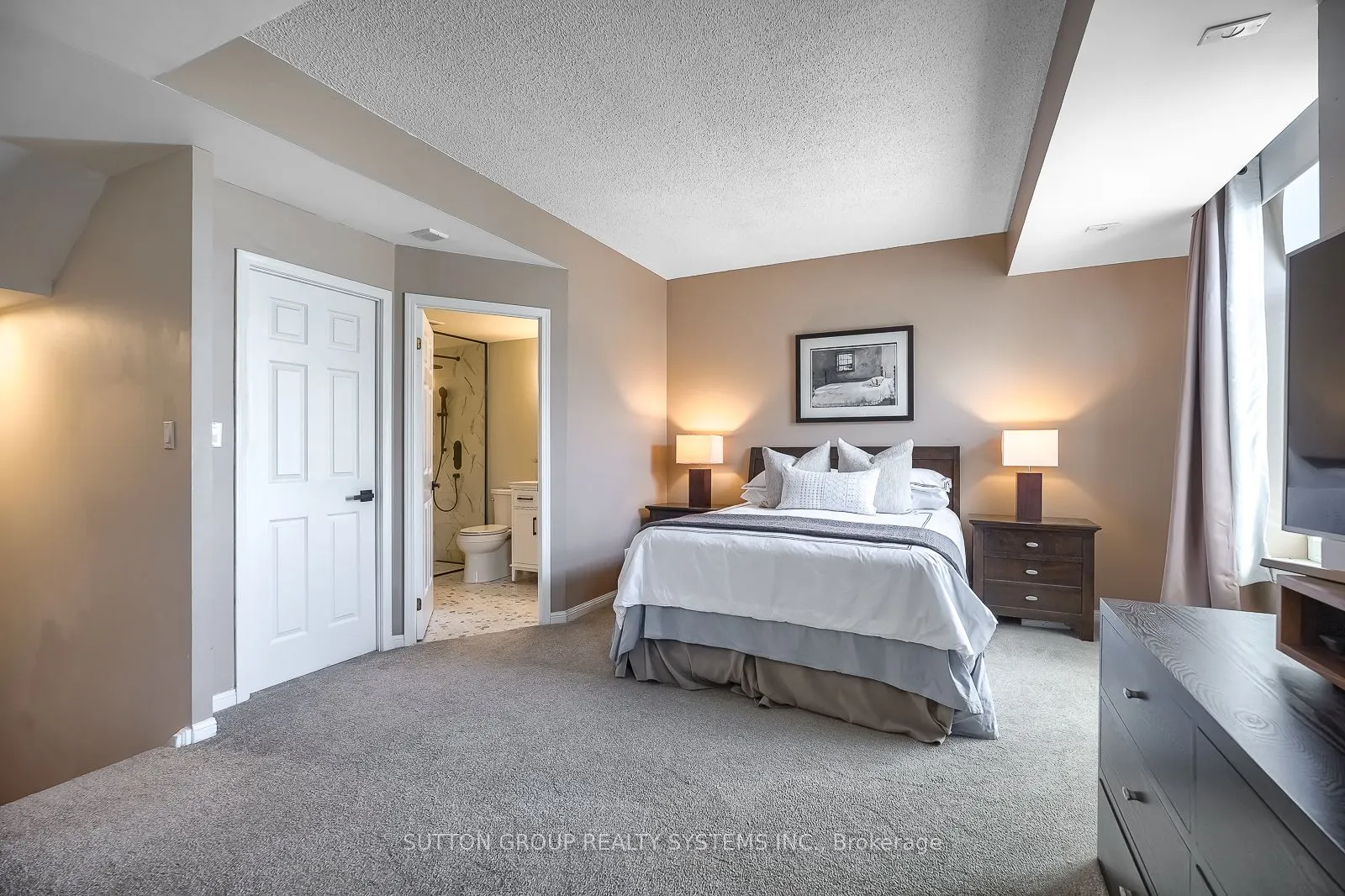 32 Stadium Road, #323