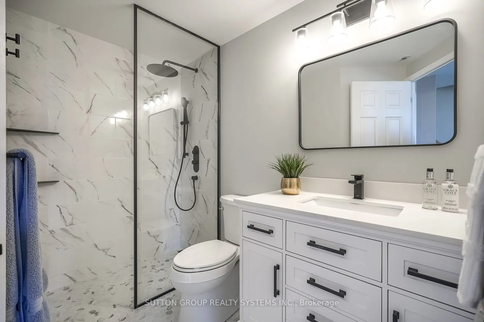 32 Stadium Road, #323