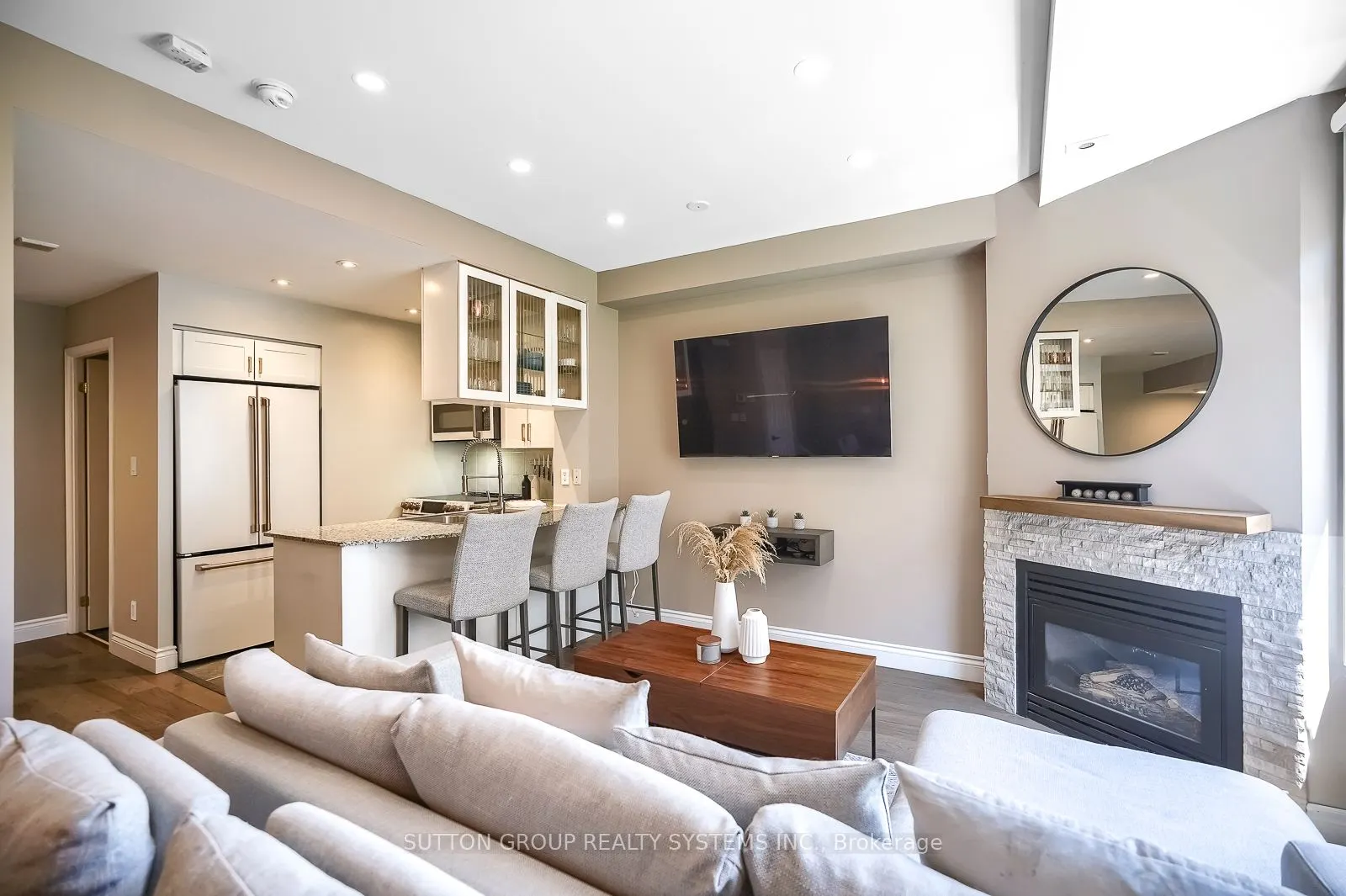 32 Stadium Road, #323