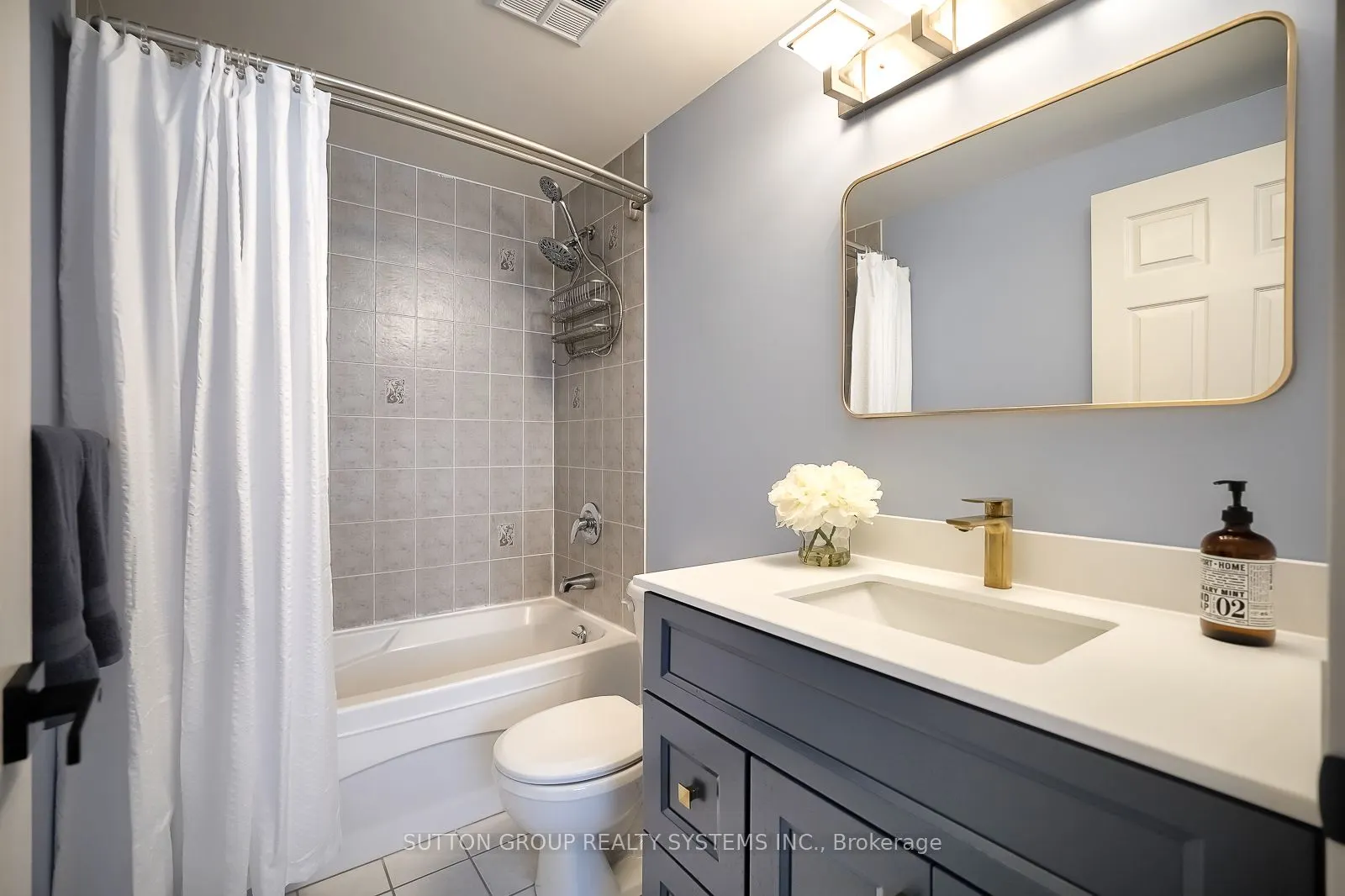 32 Stadium Road, #323