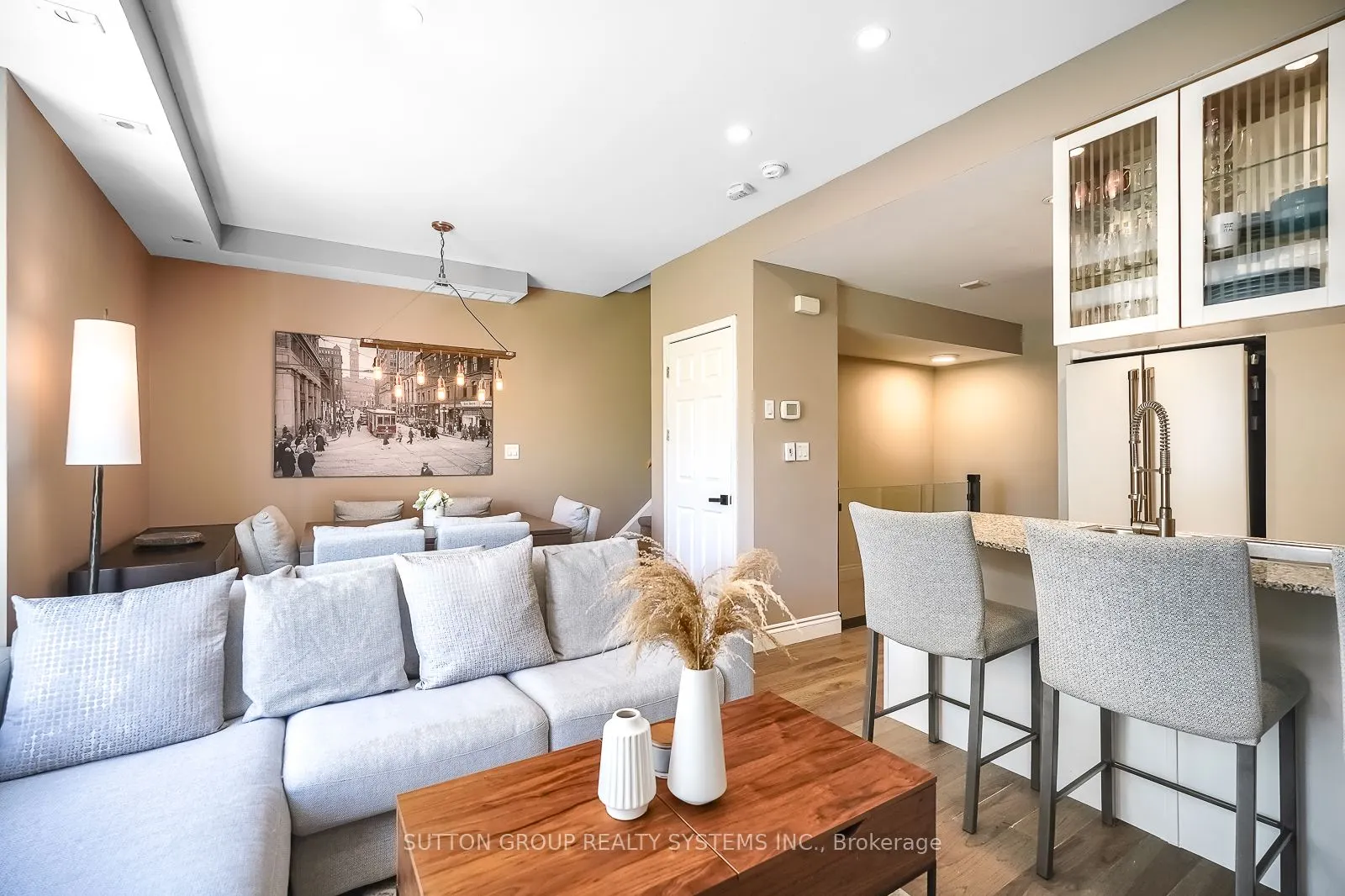 32 Stadium Road, #323