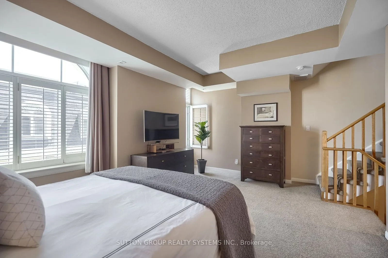 32 Stadium Road, #323