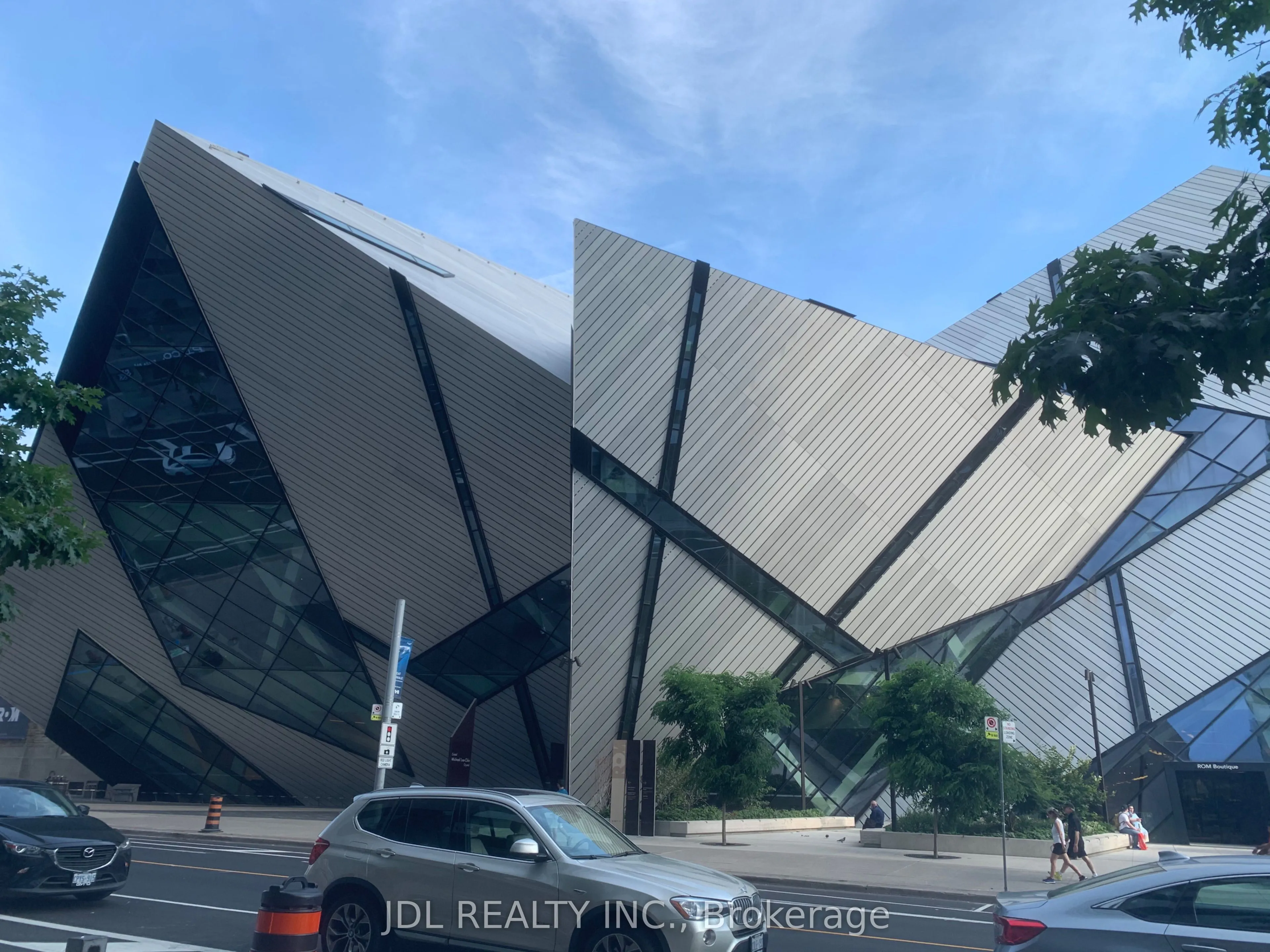 200 Bloor Street W, #2204