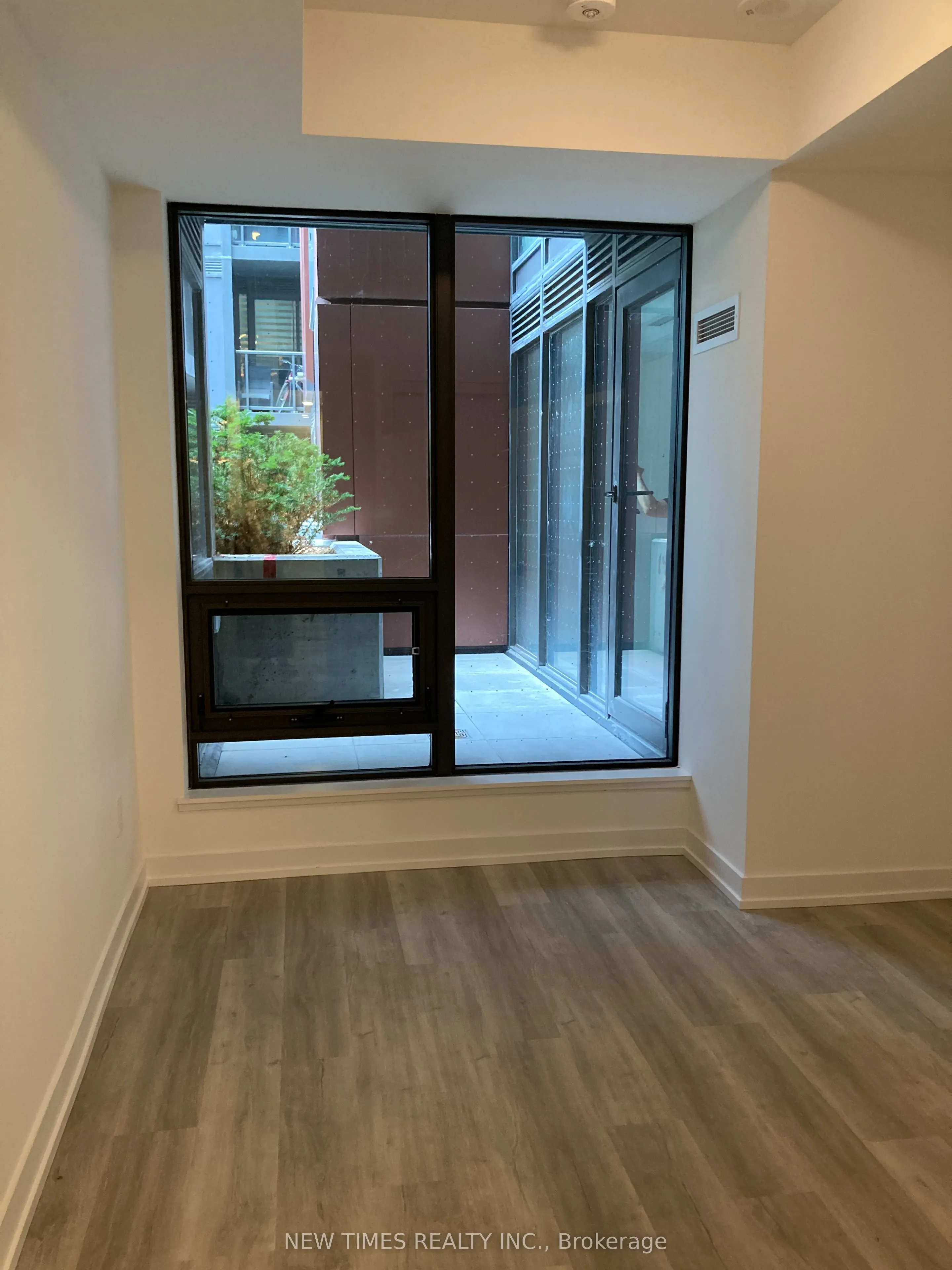 425 Front St E Avenue, #815