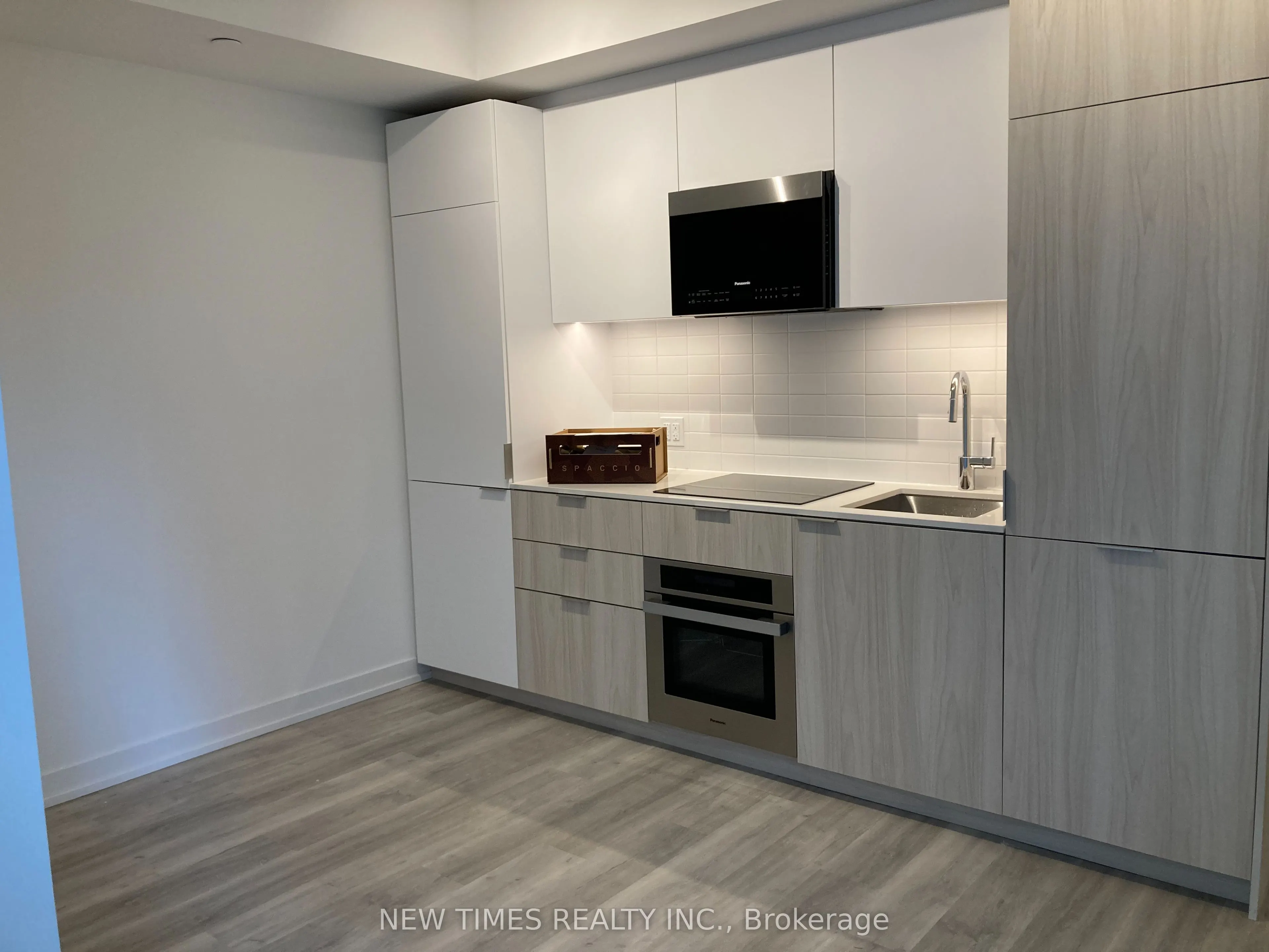 425 Front St E Avenue, #815