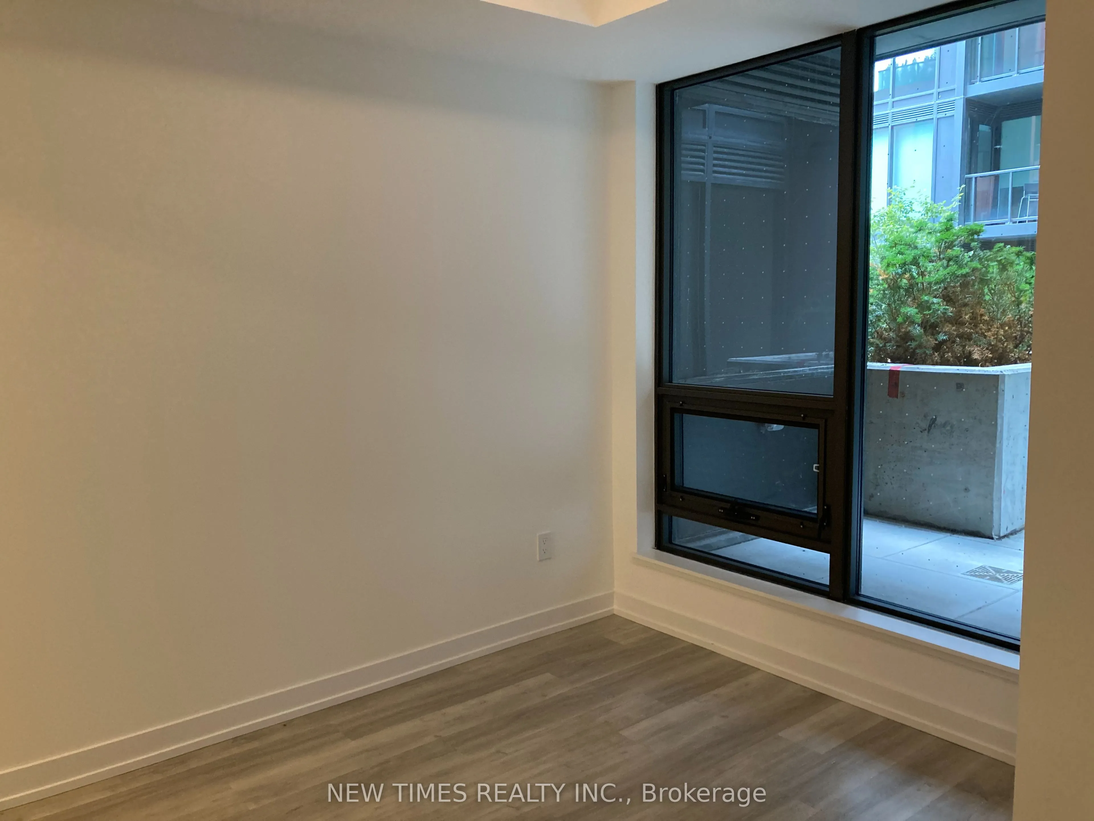 425 Front St E Avenue, #815