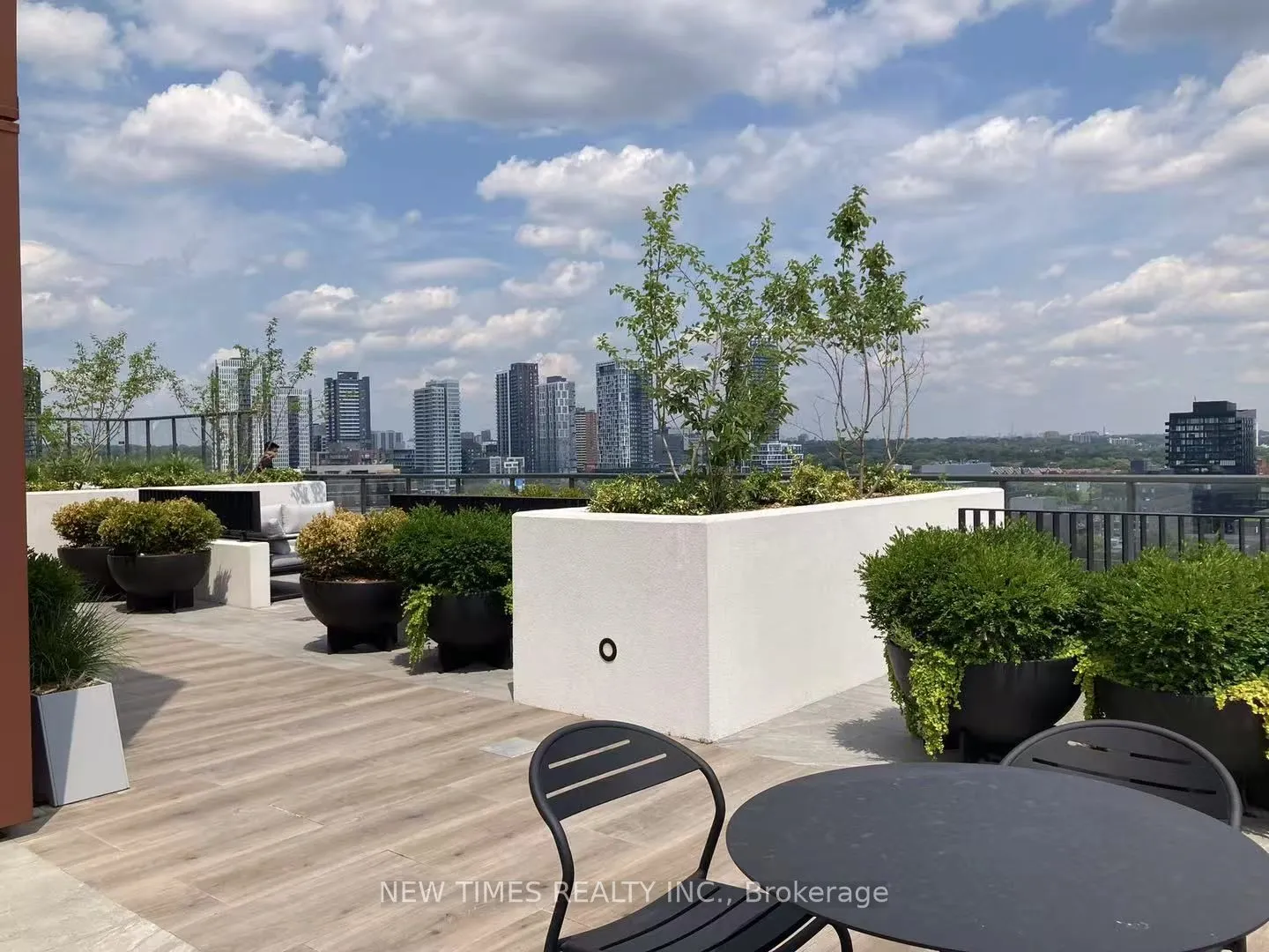 425 Front St E Avenue, #815