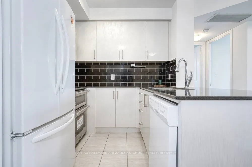 5791 Yonge Street, #1602