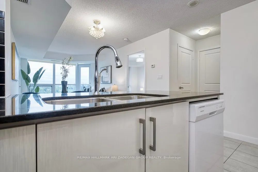 5791 Yonge Street, #1602