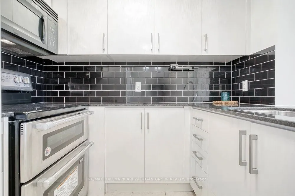 5791 Yonge Street, #1602