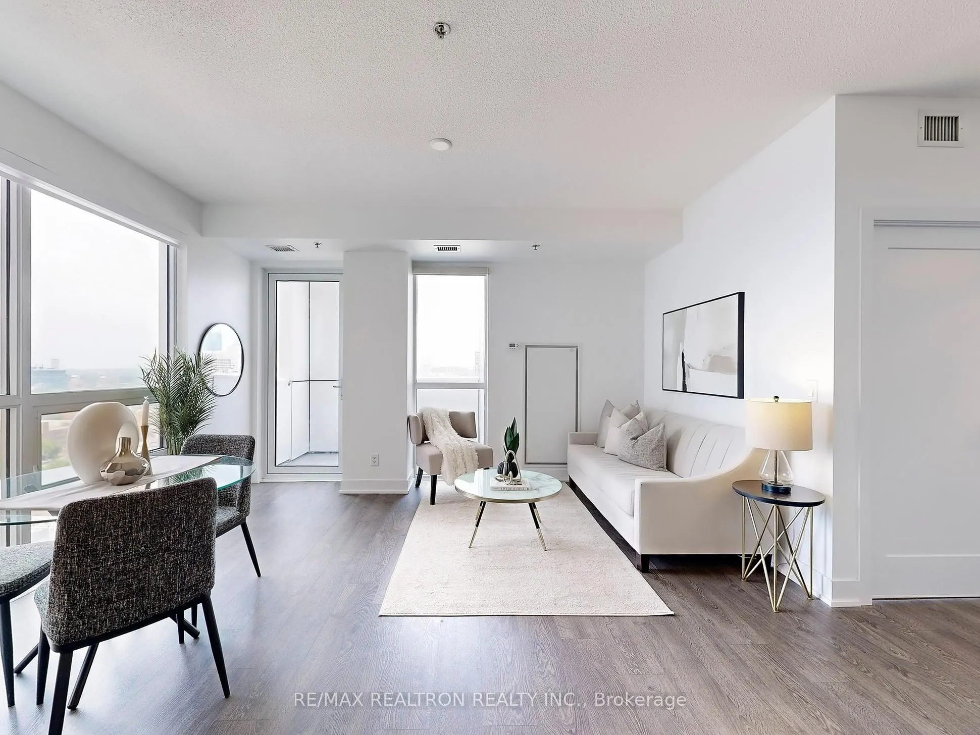 318 Richmond Street W, #2201