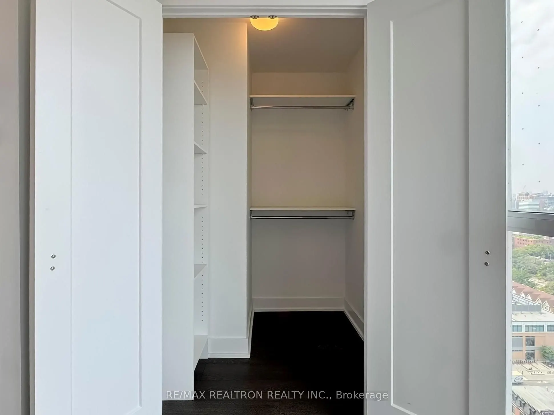 318 Richmond Street W, #2201